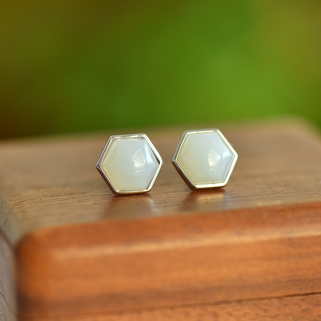 A Pair of Exquisite Sterling Silver Inlaid White Jade Earrings: A Pair of Exquisite Sterling Silver Inlaid White Jade Earrings,Size:0.4inx0.4in 一对纯银镶白玉耳钉