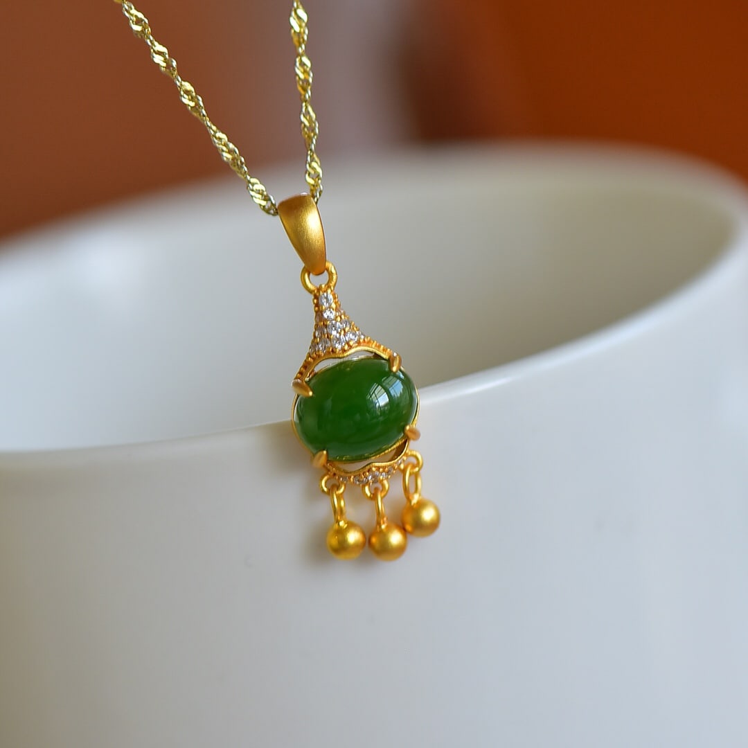 An Exquisite Sterling Silver-Gold Plated Inlaid Jasper Necklace,Inlaid Diamond: An Exquisite Sterling Silver-Gold Plated Inlaid Jasper Necklace,Inlaid Diamond,Size:0.3inx0.4in 纯银镶镀金碧玉项链,嵌钻石