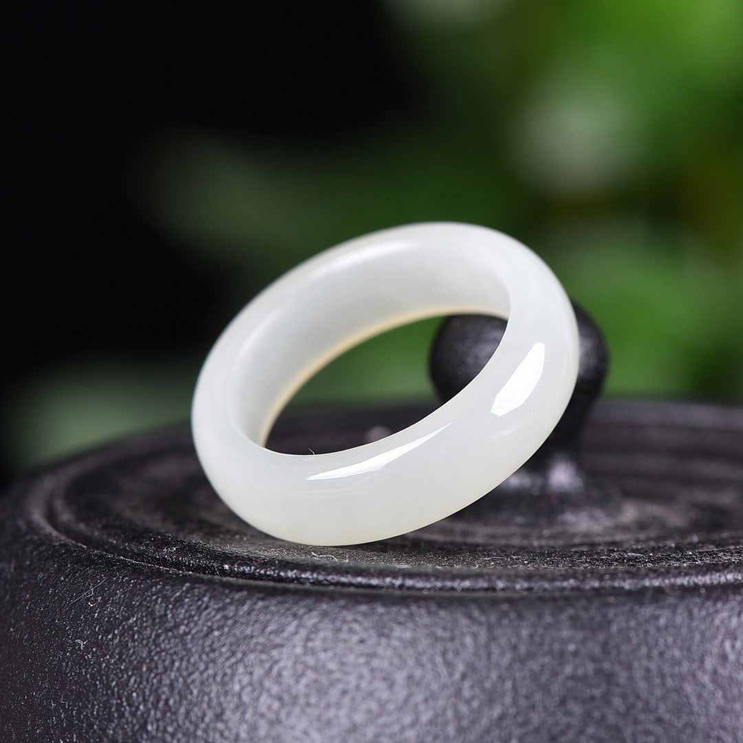 An Exquisite White Jade Ring: An Exquisite White Jade Ring,Size:16-0.8in 白玉戒指