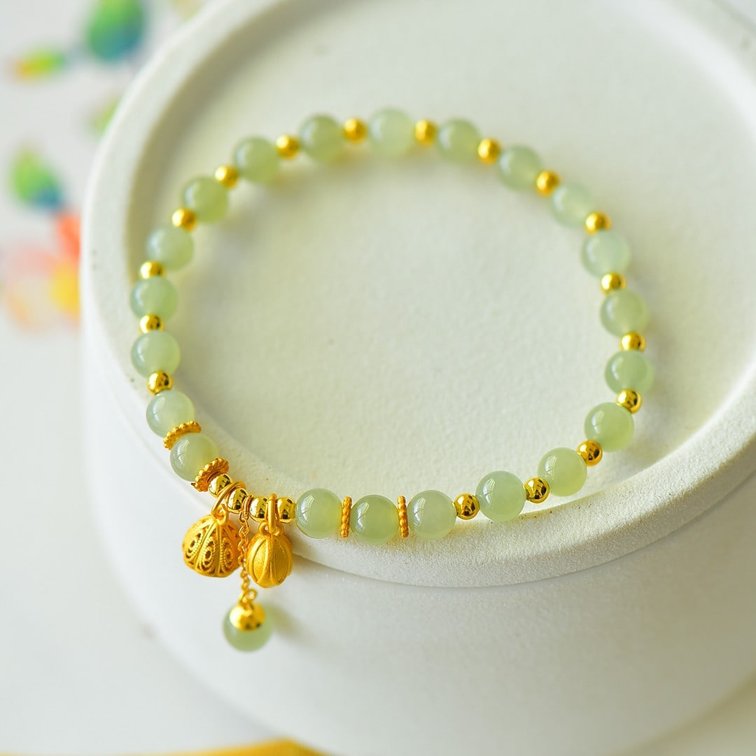 An Exquisite Sterling Silver-Gold Plated Inlaid Sapphire Bracelet: An Exquisite Sterling Silver-Gold Plated Inlaid Sapphire Bracelet,Size:0.2in 纯银镀金镶青玉手链