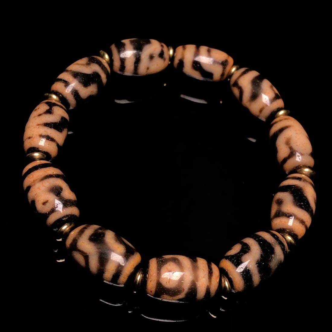 An Exquisite Dzi Bead Bracelet - 3