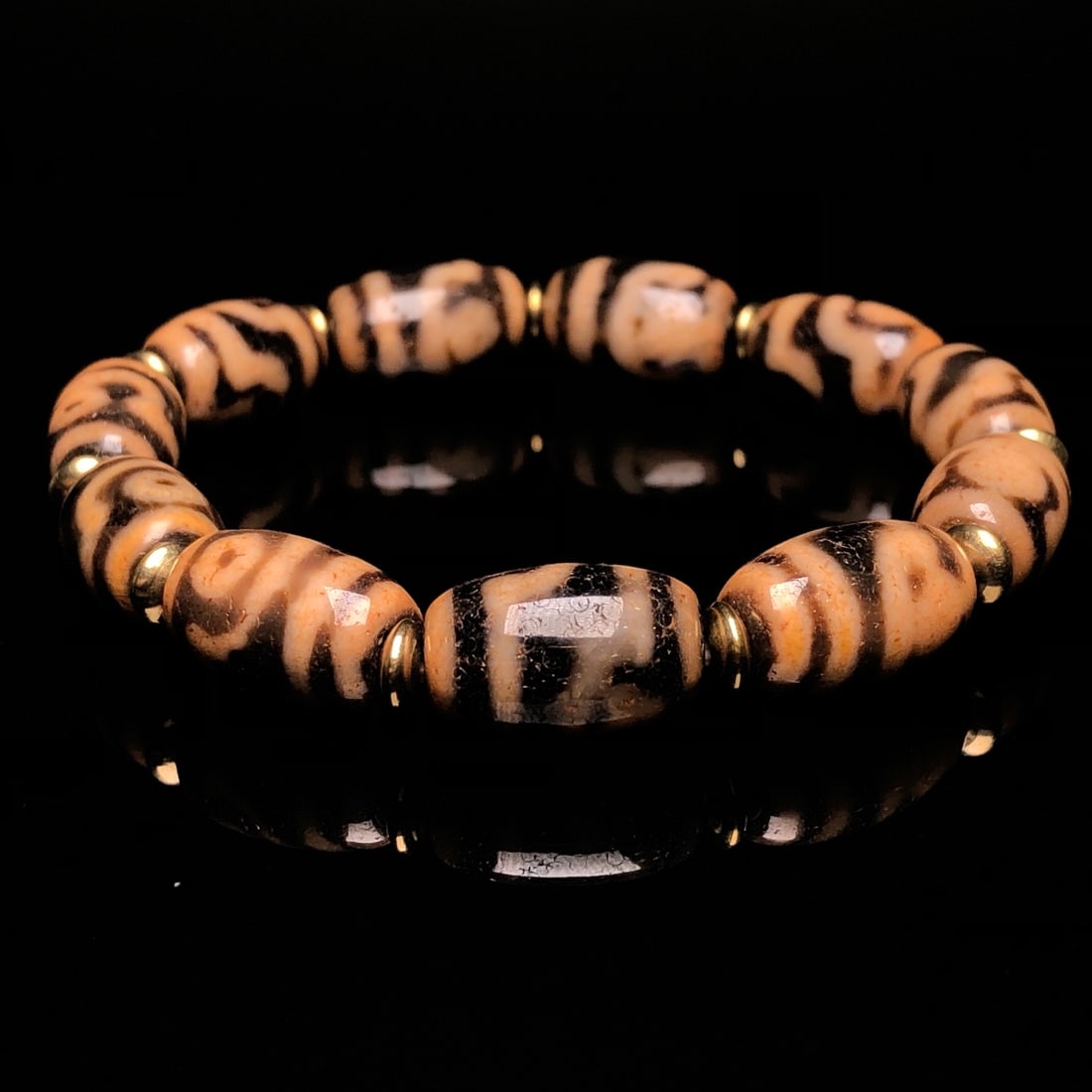 An Exquisite Dzi Bead Bracelet - 6