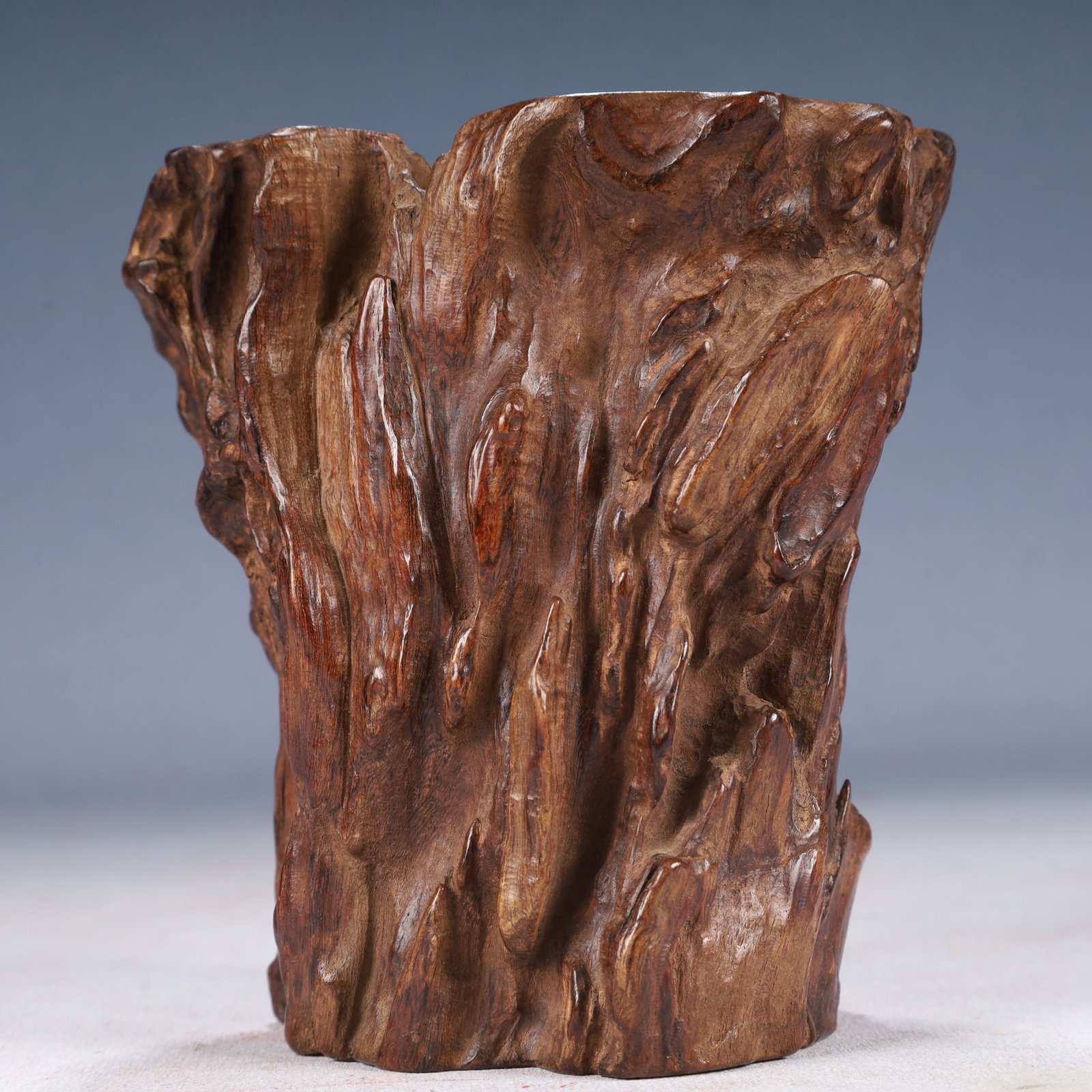 An Exquisite Root Brush Pot - 2