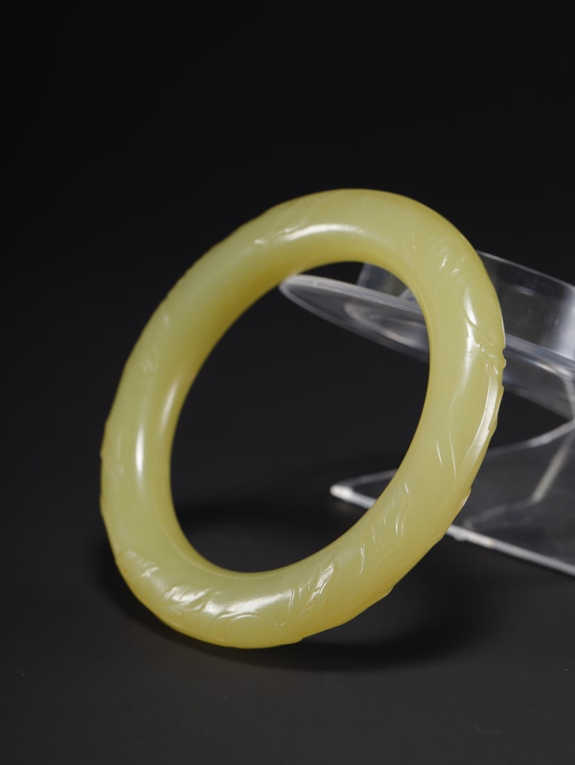 An Exquisite Yellow Jade Peach Pattern Bracelets - 7