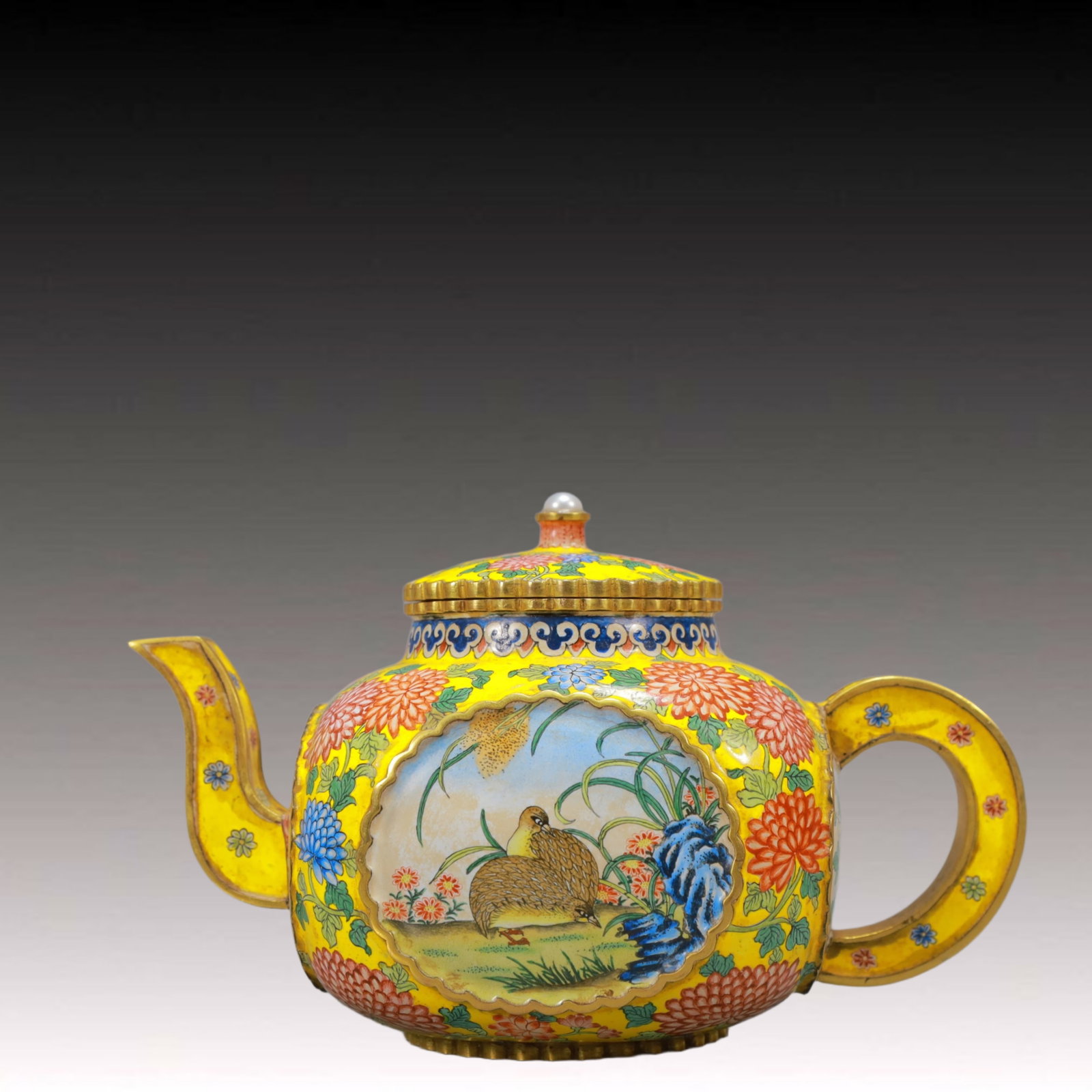 An Exquisite Painted Enamel Flower and Bird Pattern Ewer - 5