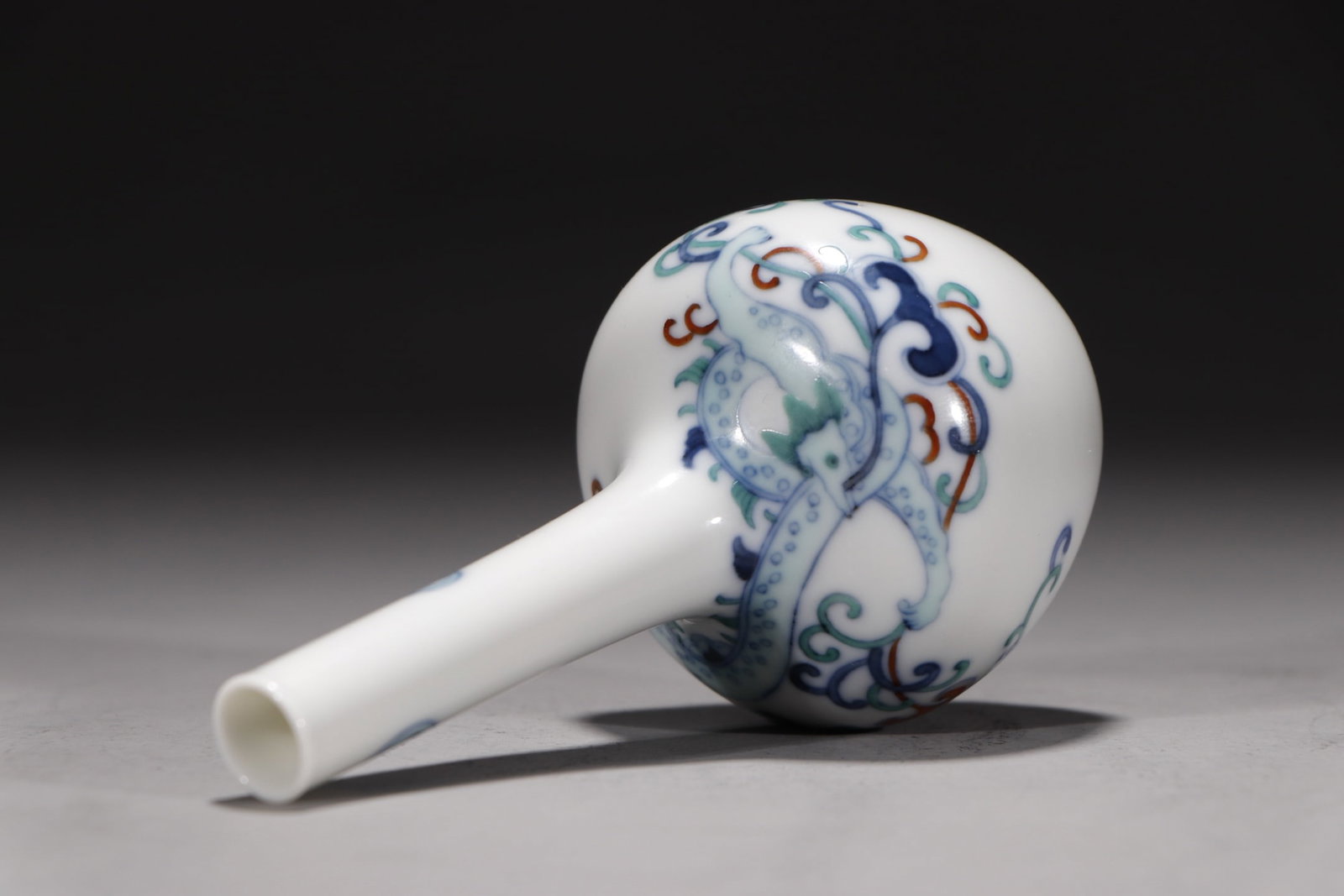 An Exquisite Doucai Dragon Pattern Vase - 7