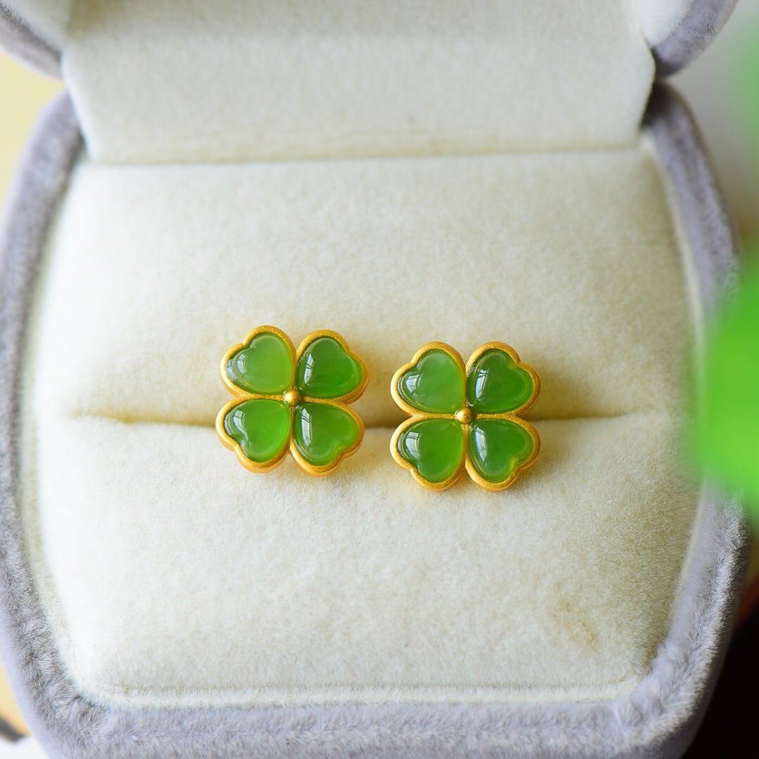 A Pair of Exquisite Sterling Silver-Gold Plated Inlaid Jasper Earrings: A Pair of Exquisite Sterling Silver-Gold Plated Inlaid Jasper Earrings,Size:0.5inx0.5in 一对纯银镀金镶碧玉耳环