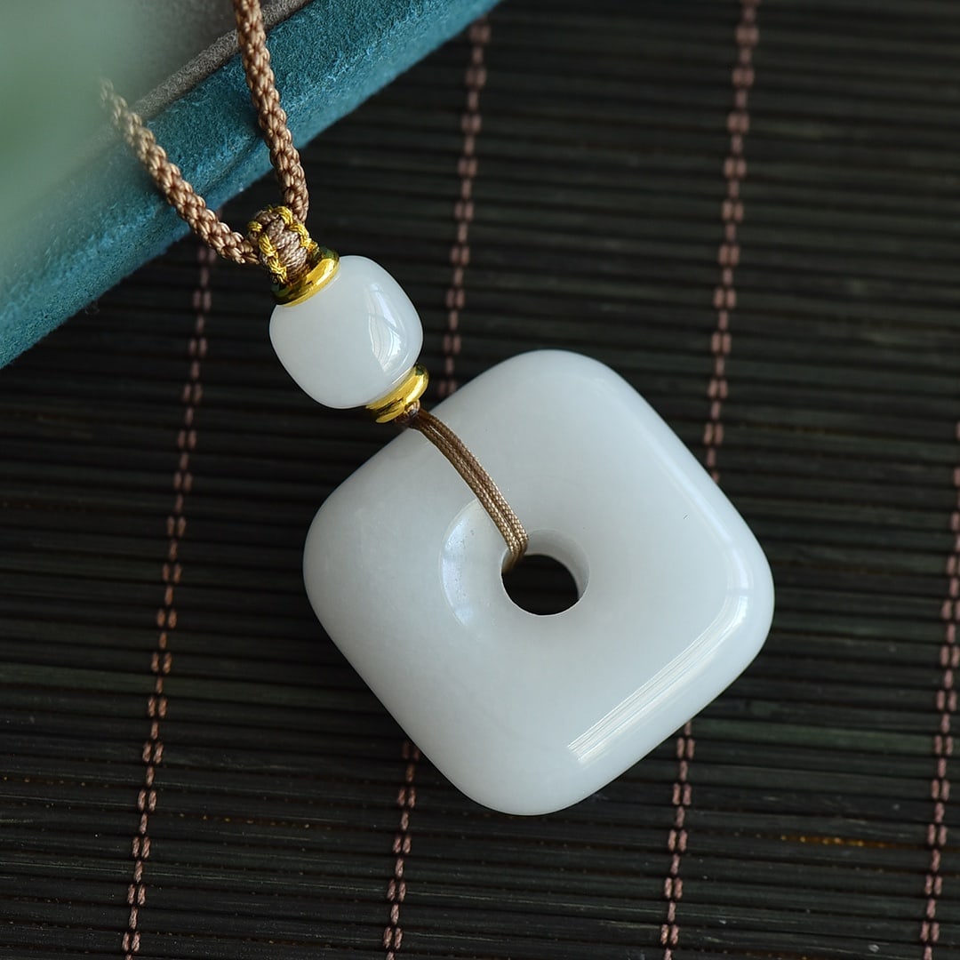 An Exquisite White Jade Pendant: An Exquisite White Jade Pendant 白玉挂件