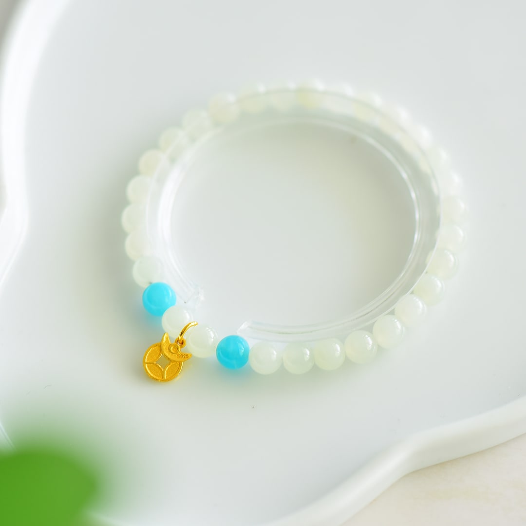 An Exquisite White Jade Bracelets: An Exquisite White Jade Bracelets,Size:0.2inx0.2in 白玉手链