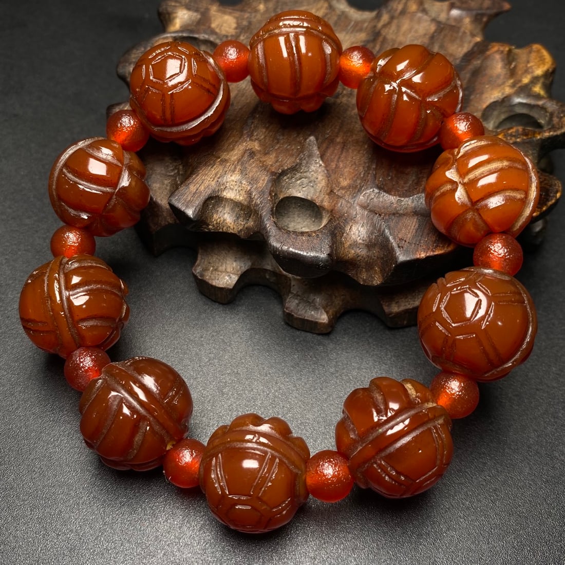 An Exquisite Agate Bracelet - 2