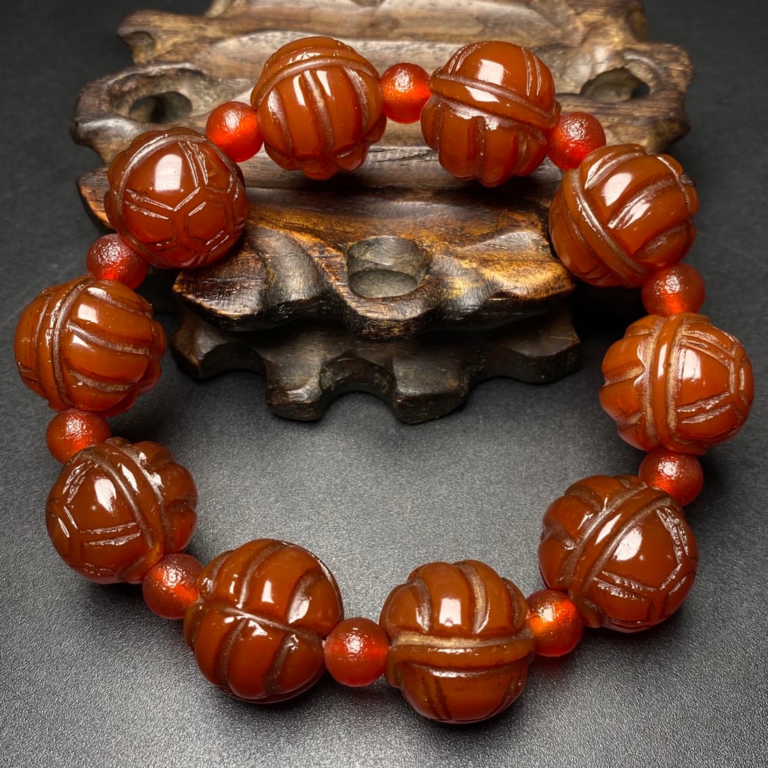 An Exquisite Agate Bracelet - 3