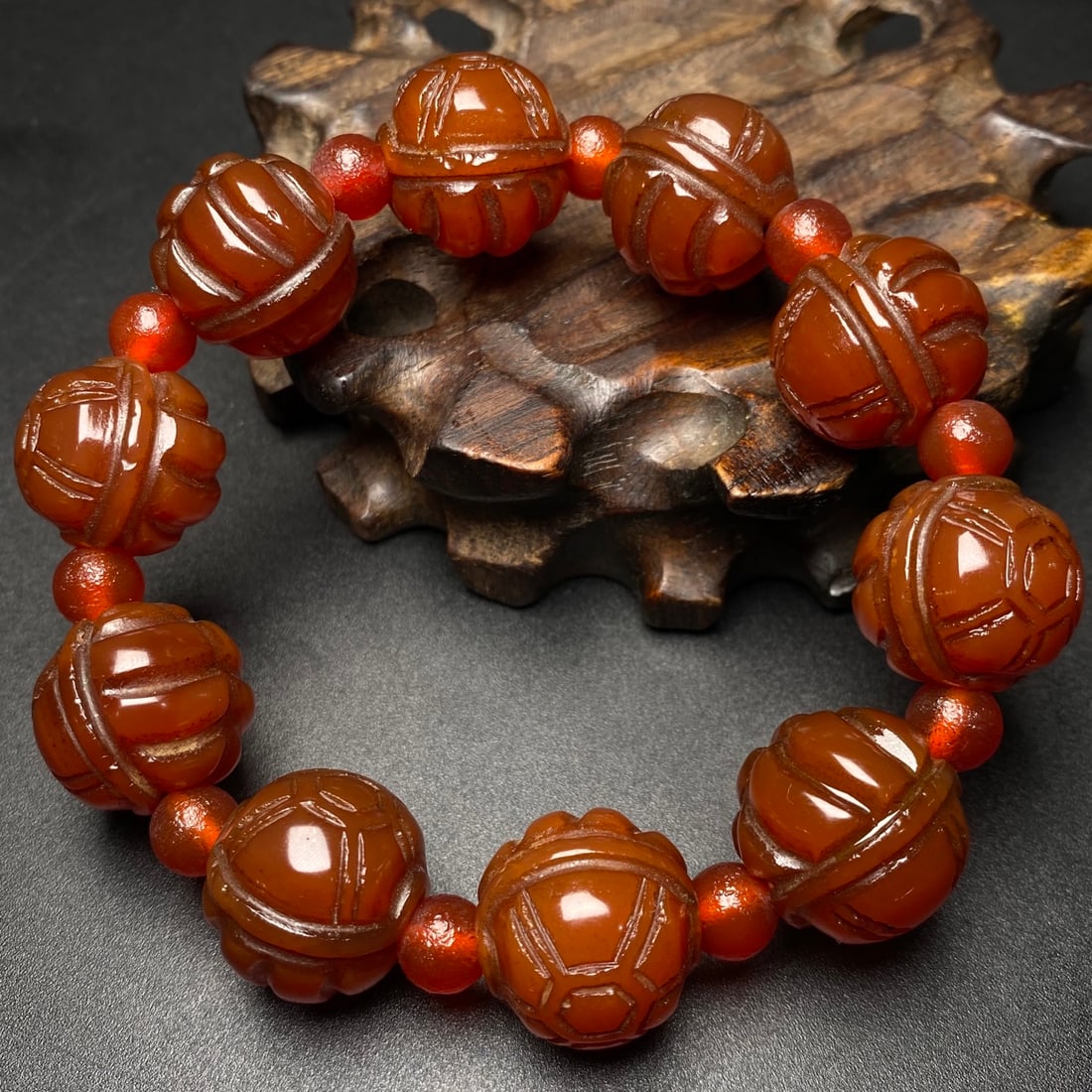 An Exquisite Agate Bracelet - 5