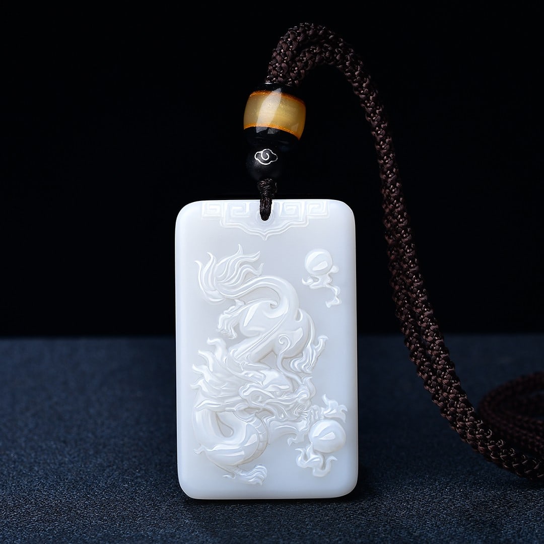 An Exquisite White Jade Dragon Pattern Pendant - 2