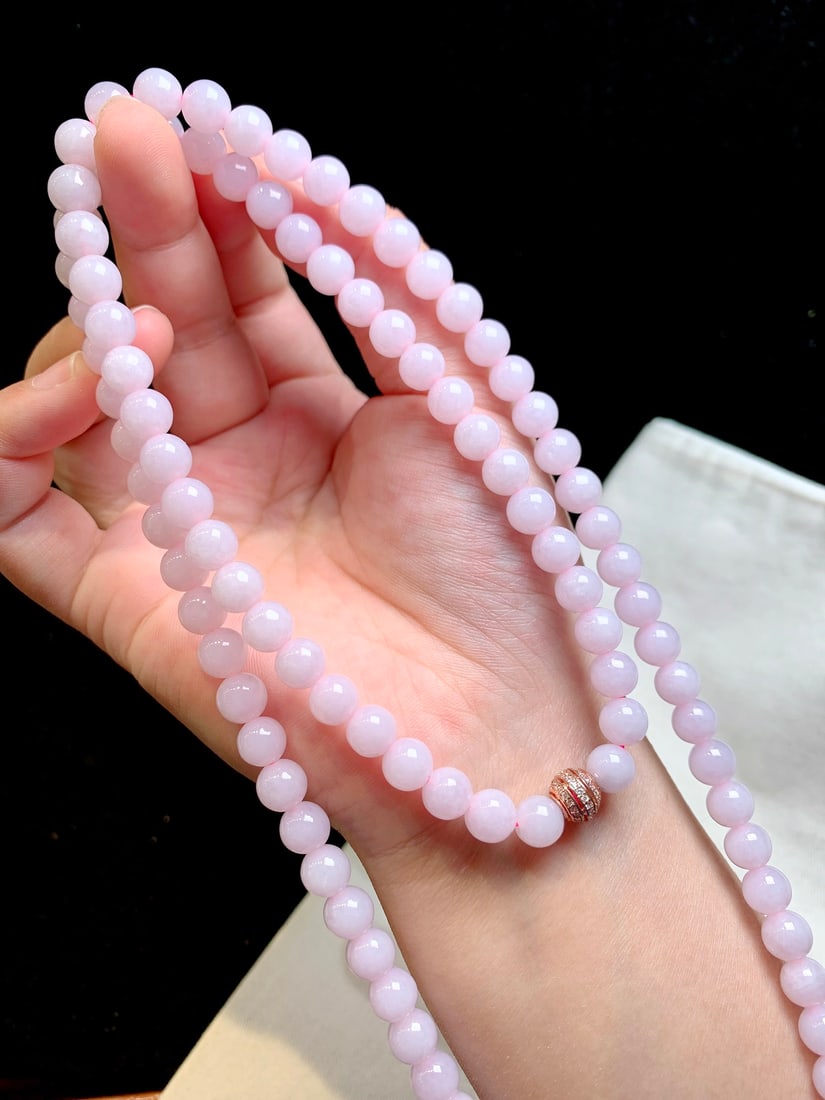 An Exquisite Jadeite Bracelet - 4