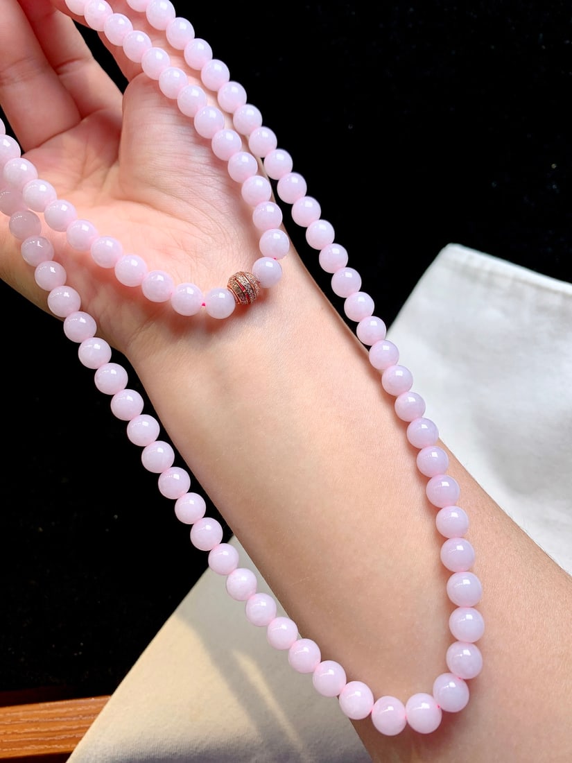 An Exquisite Jadeite Bracelet - 5