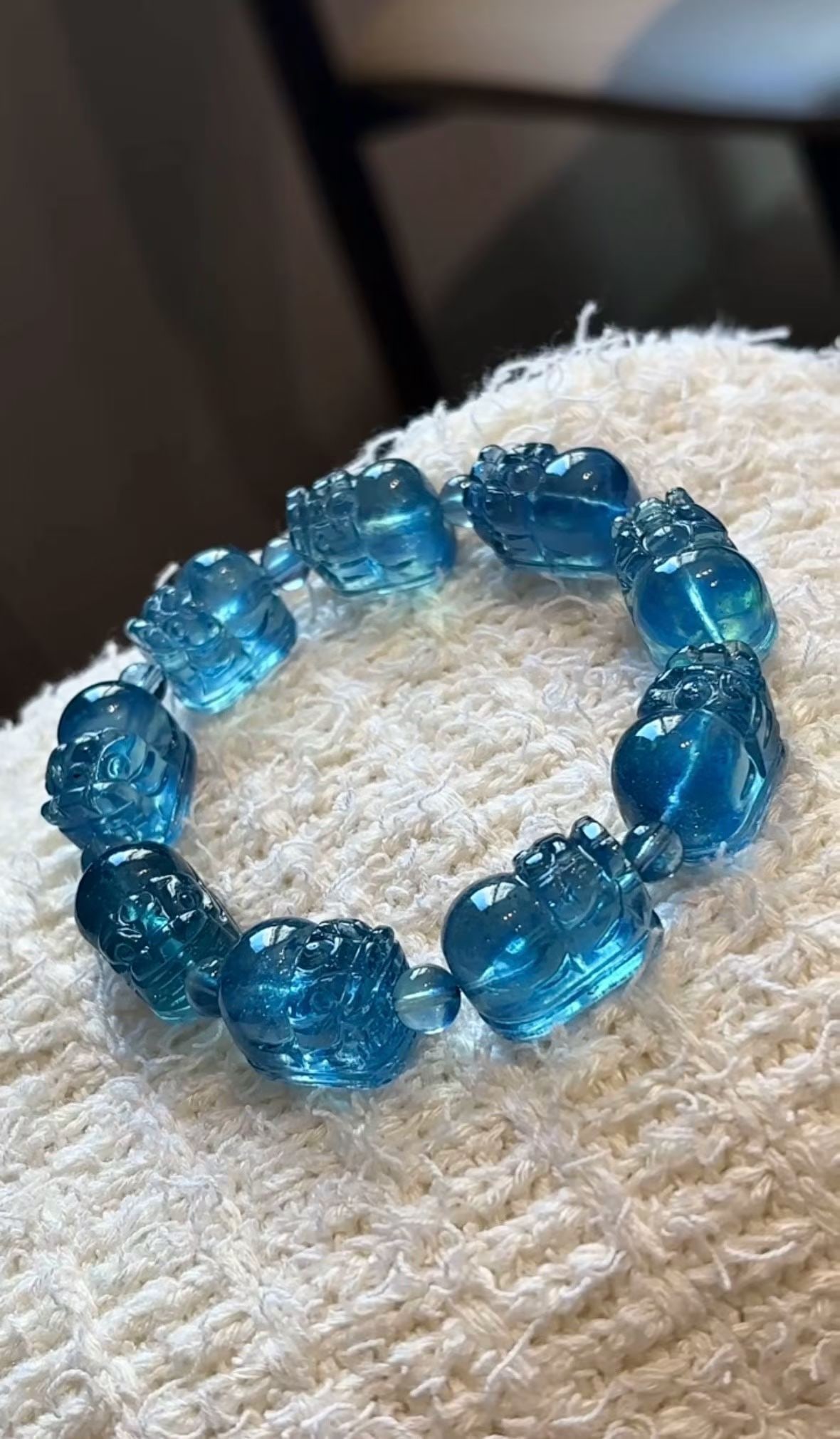 An Exquisite Aquamarine Wealth-Attracting Creature Bracelet: An Exquisite Aquamarine Wealth-Attracting Creature Bracelet,Size:0.7inx0.5in,Weight:55g 海蓝宝貔貅手串