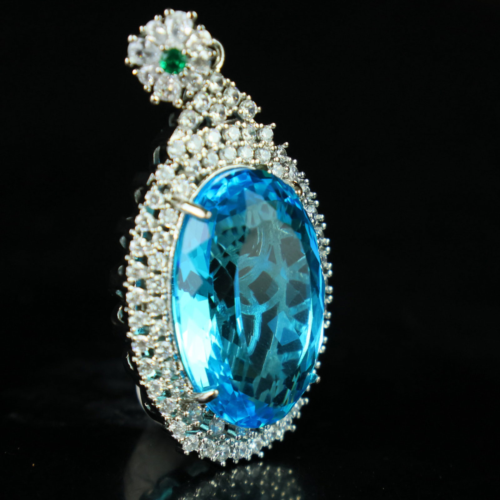An Exquisite Pendant - 3