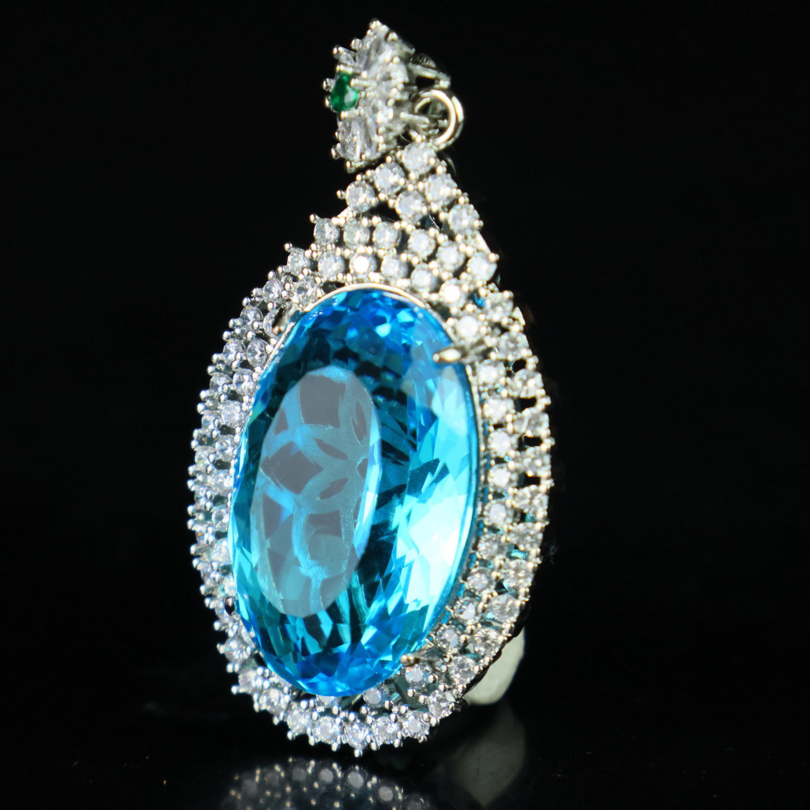 An Exquisite Pendant - 4