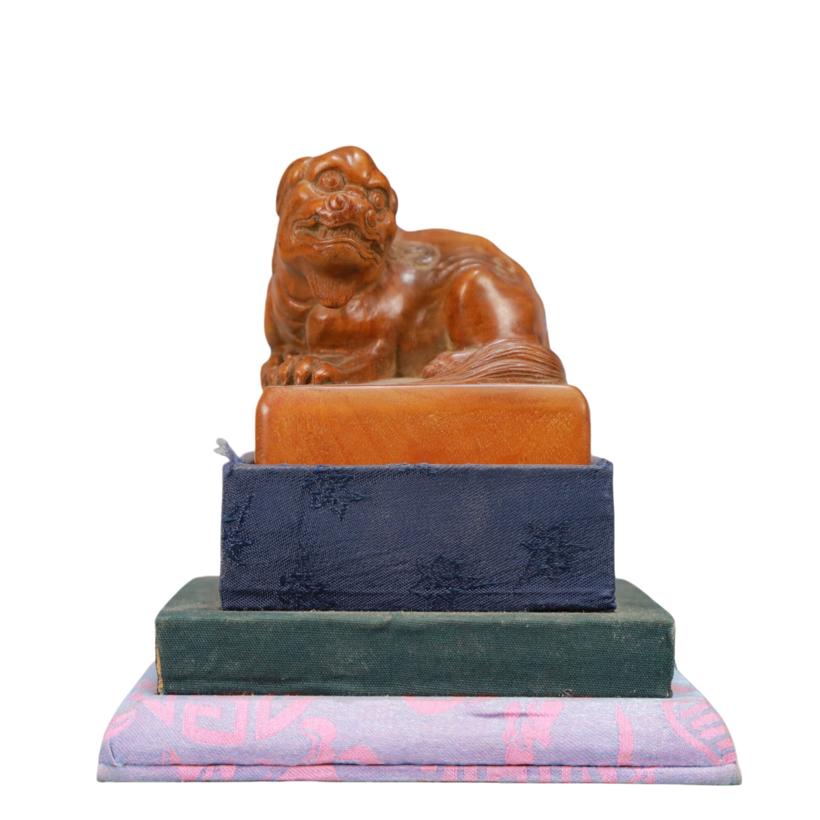 An Exquisite Boxwood Lion Seal: An Exquisite Boxwood Lion Seal,Qing Dynasty,China,Size:2inx2inx2.6in,Weight:100g 黄杨木狮子印章,中国清代