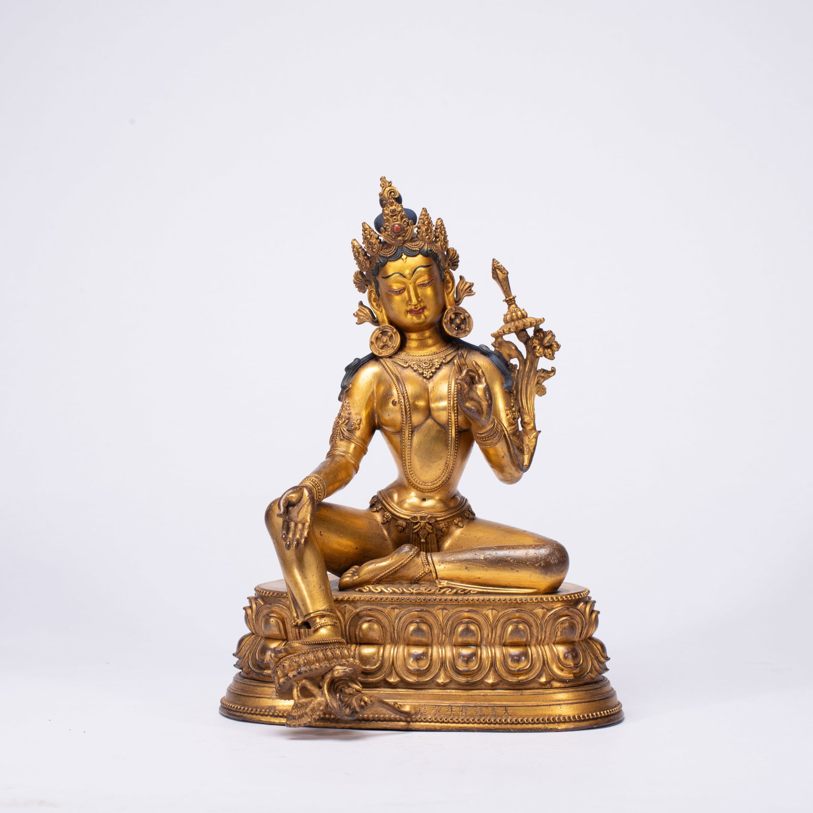 A Solemn Gilt Bronze Statue of Manjusri: A Solemn Gilt Bronze Statue of Manjusri,Qing Dynasty,China,Qianlong Mark,Size:6.1inx5.1inx8.3in,Weight:1810g 铜鎏金文殊菩萨像,中国清&#