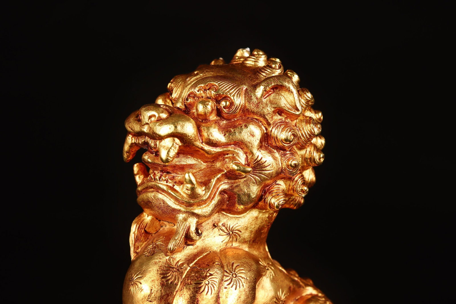 An Exquisite Gilt Bronze Lion Pattern Seal - 7