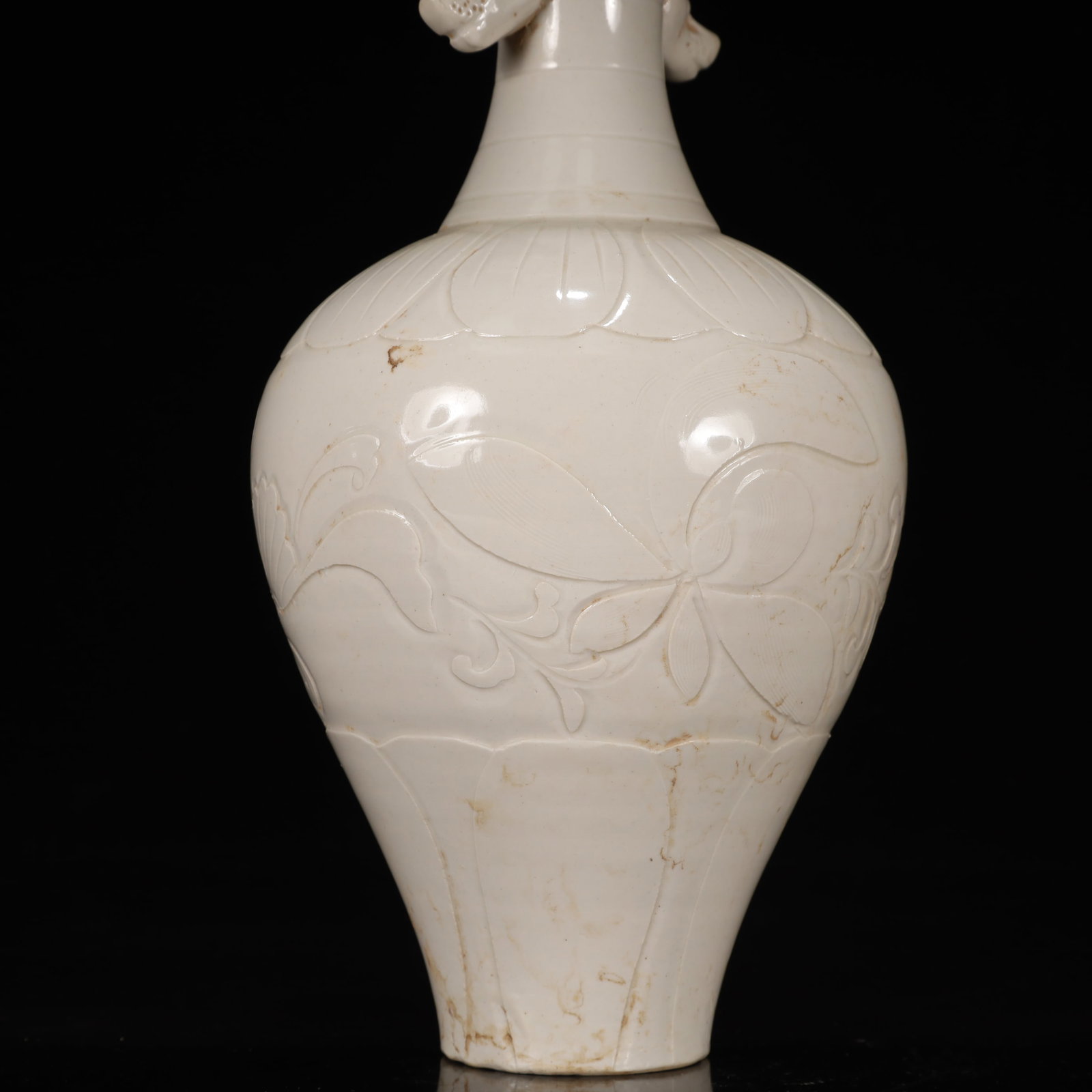 A Rare Ding yao Flower Pattern Double-Ears Vase - 7