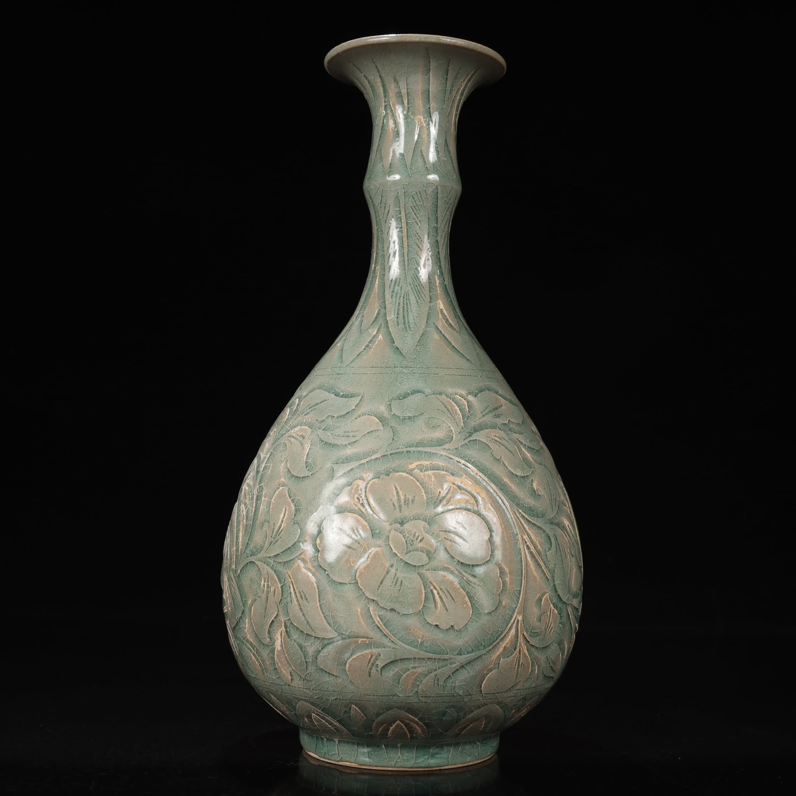 An Exquisite Yaozhou yao Flower Pattern Vase - 2