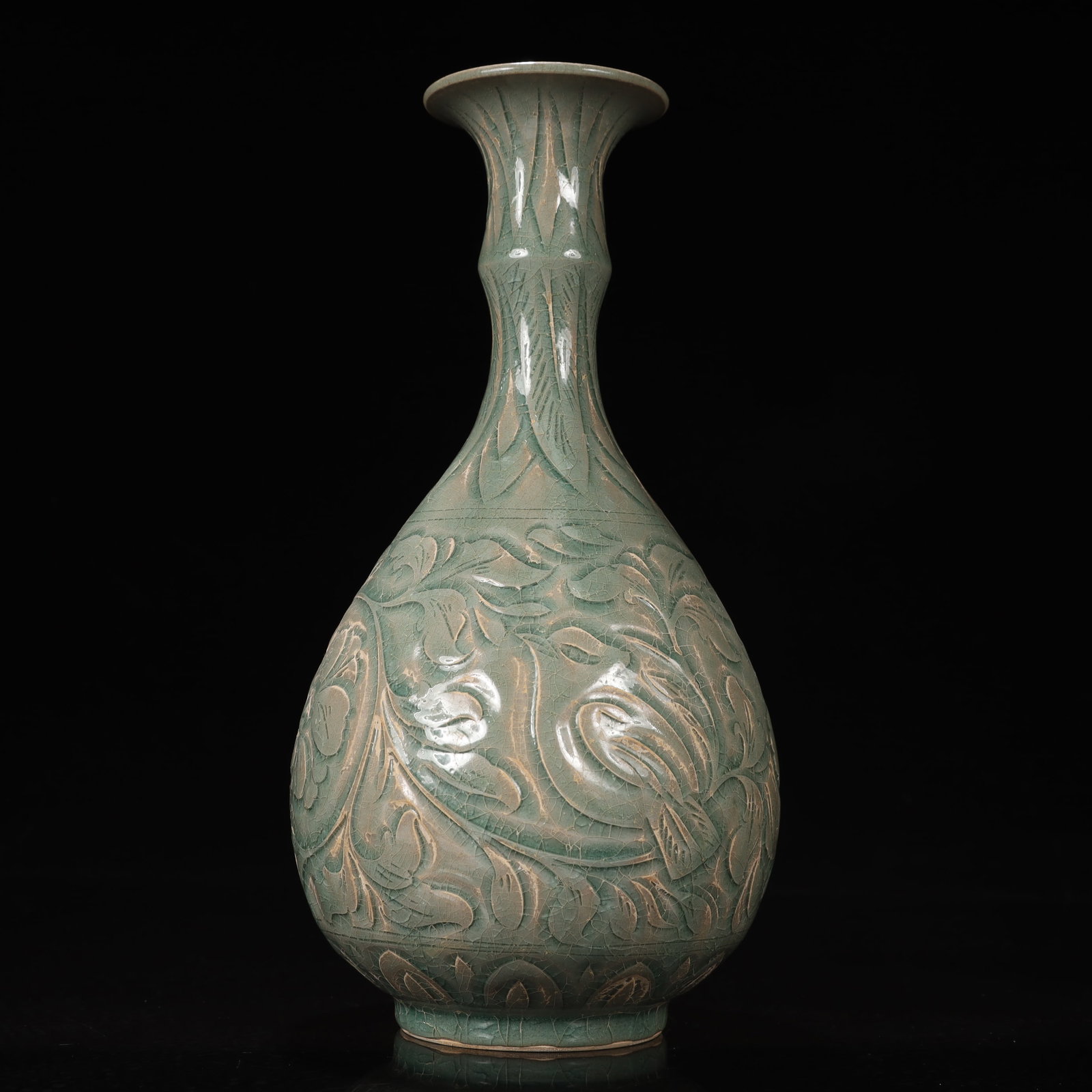 An Exquisite Yaozhou yao Flower Pattern Vase - 9