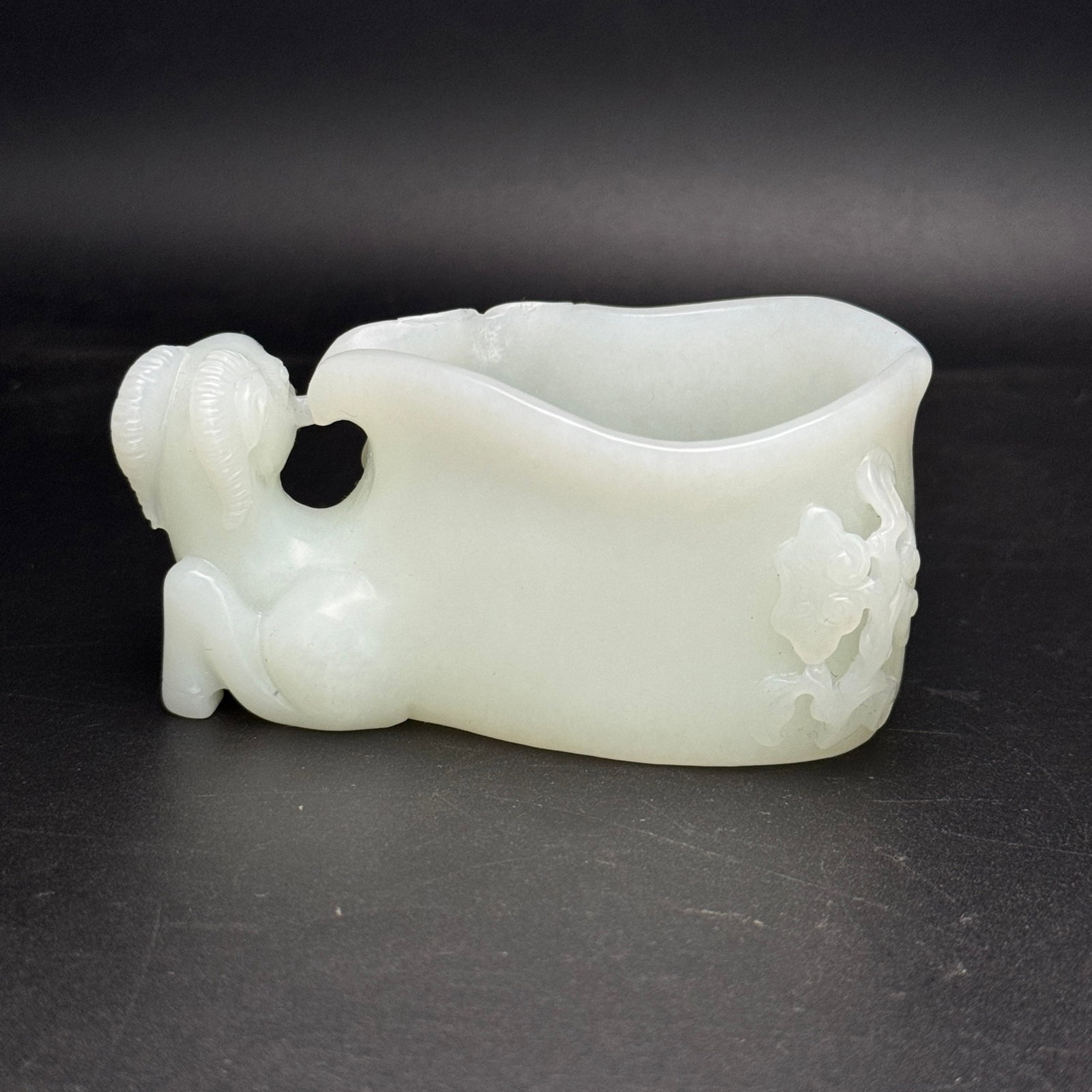An Exquisite White Jade Sheep Pattern Cup - 2