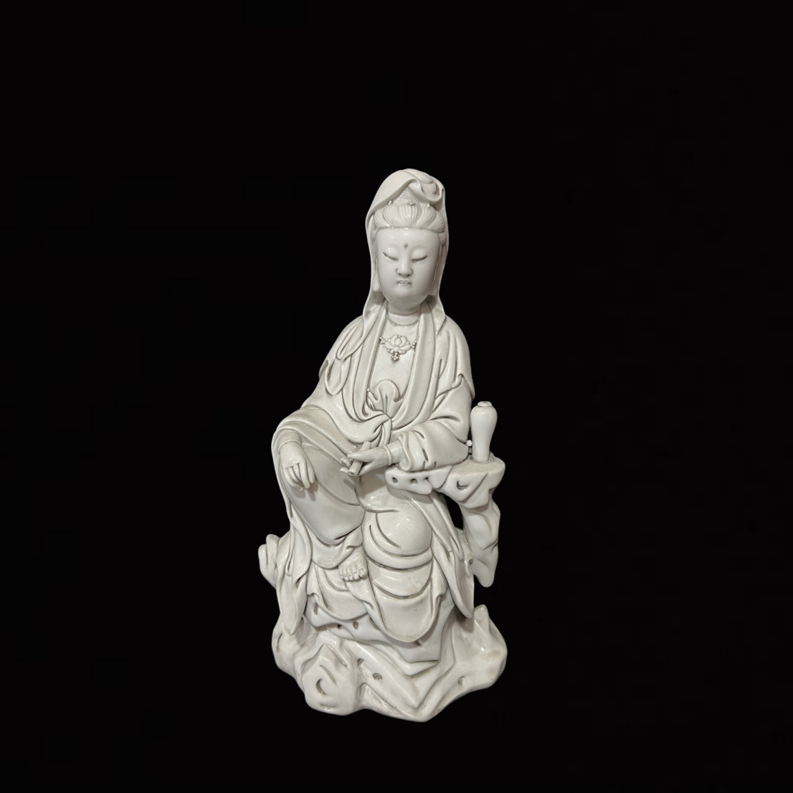 A Solemn Blance-De-Chine Statue of Avalokitesvara: A Solemn Blance-De-Chine Statue of Avalokitesvara,Ming Dynasty,China,He Chaozong Mark,Size:13.8in 德化瓷观音像,中国明代,何朝