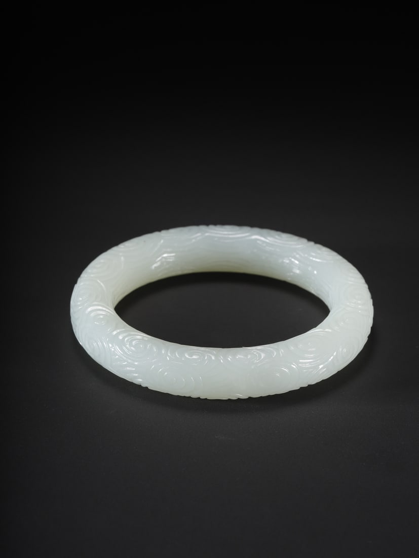 An Exquisite White Jade Auspicious Cloud Pattern Bracelets (1 of 9)