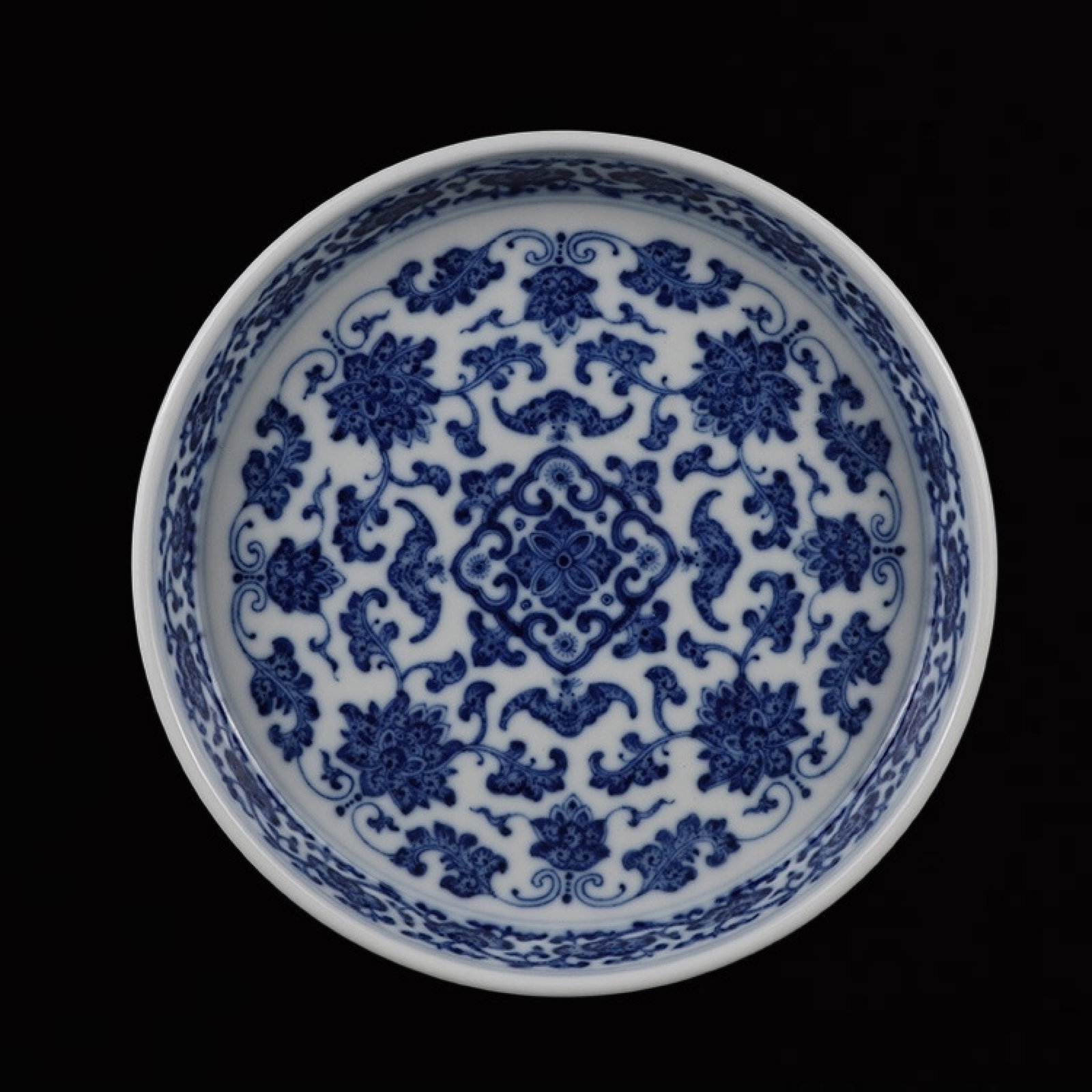 An Exquisite Blue and White Lotus Pattern Base (1 of 8)