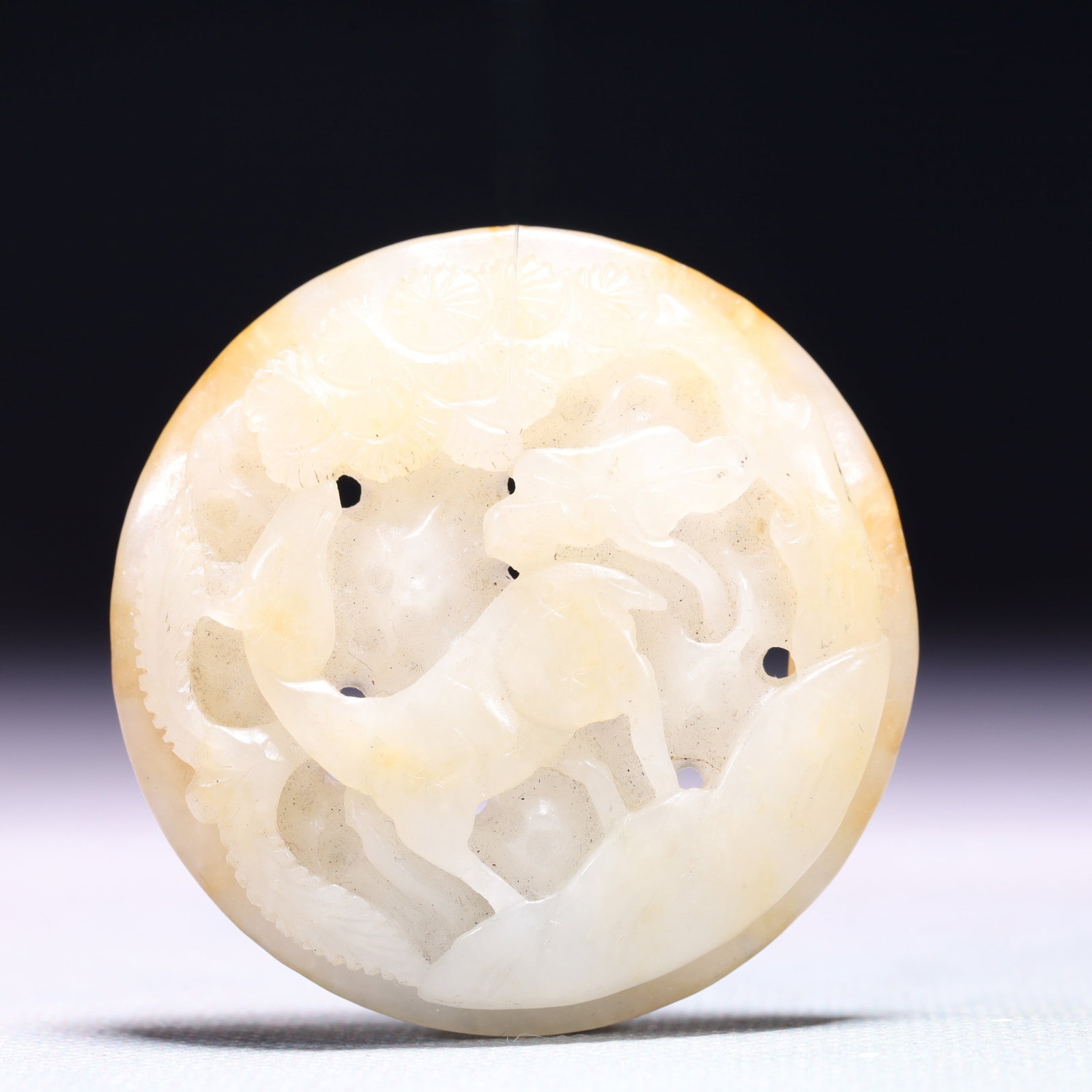 An Exquisite White Jade Deer Pattern Pendant: An Exquisite White Jade Deer Pattern Pendant,Qing Dynasty,China,Size:2.2inx6.1in,Weight:38.6g 白玉鹿纹挂件,中国清代
