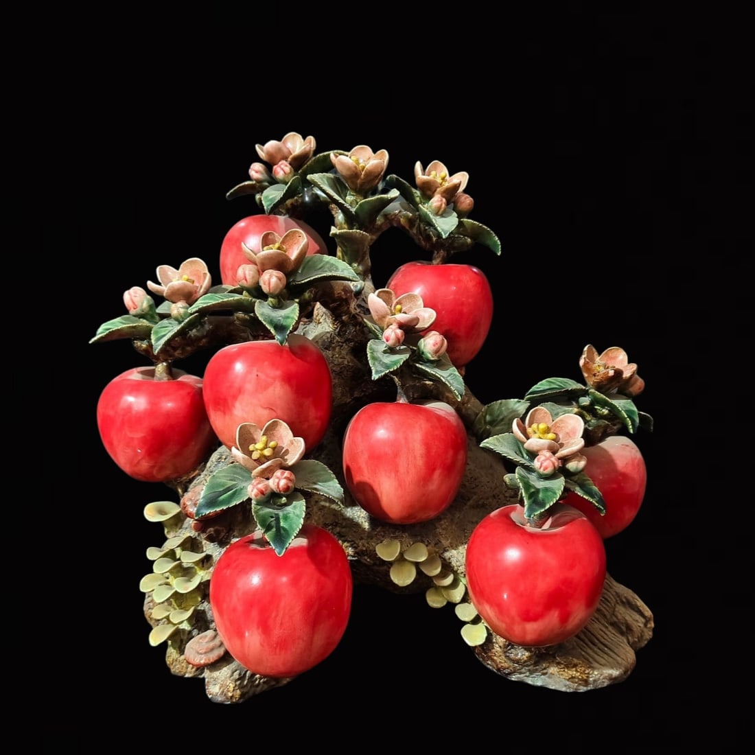 A Huge Shiwan yao Apple Ornament: A Huge Shiwan yao Apple Ornament,the Republic of China,With Mark,Size:17.7inx11inx15in 石湾窑苹果摆件,中国民国时期,带