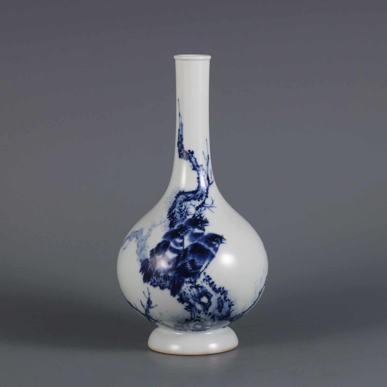 An Exquisite Blue and White Pine and Eagle Pattern Vase: An Exquisite Blue and White Pine and Eagle Pattern Vase,the Republic of China,With Mark,Size:8.9inx4.5in 青花松鹰纹瓶,中国民国时੏