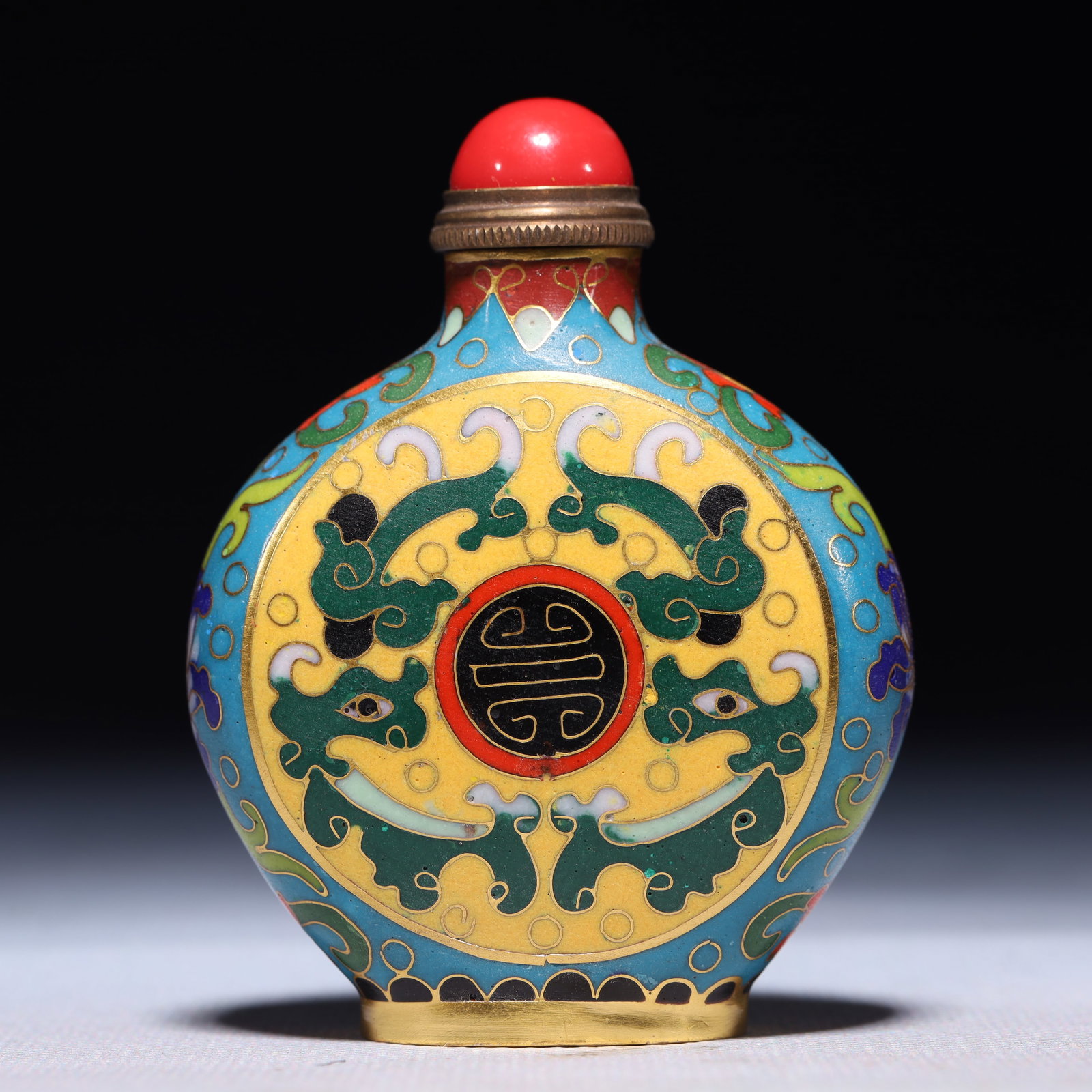 An Exquisite Cloisonne Chi-Dragon Pattern Snuff Bottle: An Exquisite Cloisonne Chi-Dragon Pattern Snuff Bottle,Qing Dynasty,China,Size:2.4inx0.8inx3.1in,Weight:81.3g 景泰蓝螭龙纹鼻烟壶,中国&