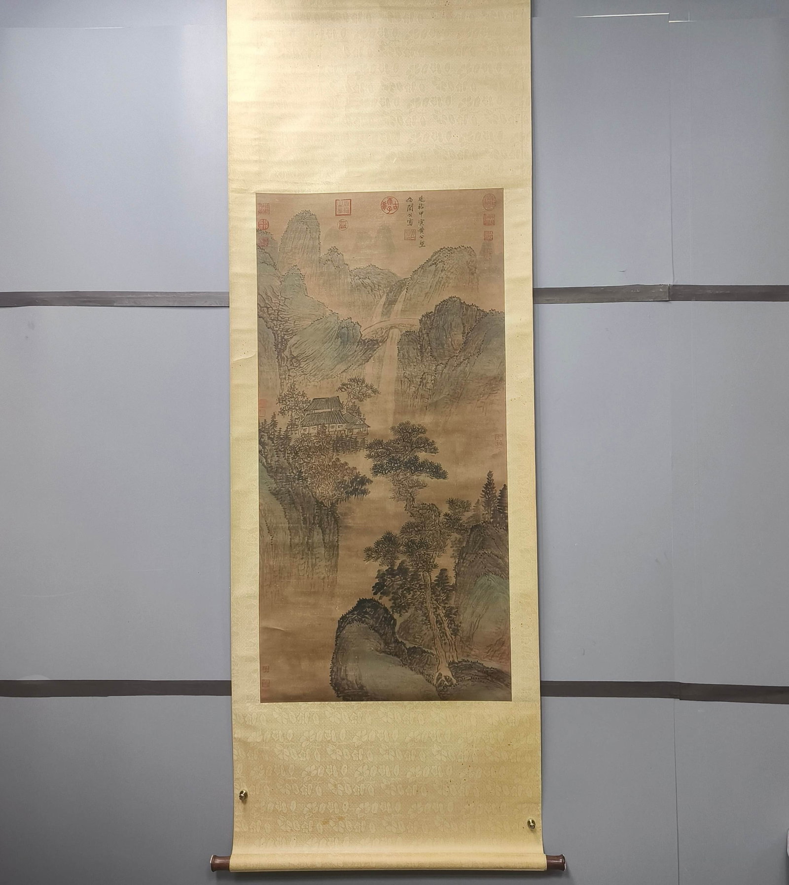 A Chinese Vertical Scroll Ink Painting of Landscape on Paper: A Chinese Vertical Scroll Ink Painting of Landscape on Paper,Huang Gongwang,Size:51.6inx25.2in 一幅中国水墨山水画立轴,黄公