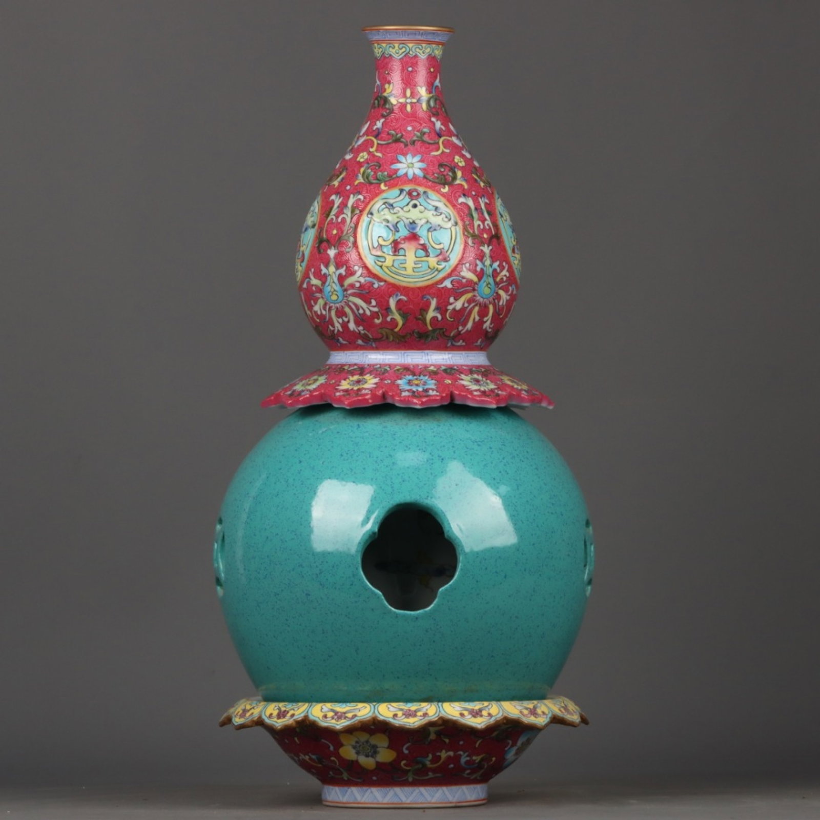 A Huge Enamel Gilt Lotus Pattern Gourd-Shaped Vase: A Huge Enamel Gilt Lotus Pattern Gourd-Shaped Vase,Qing Dynasty,China,Qianlong Six-character Mark,Size:16.3inx9.4in 珐琅彩鎏金缠枝莲纹葫!