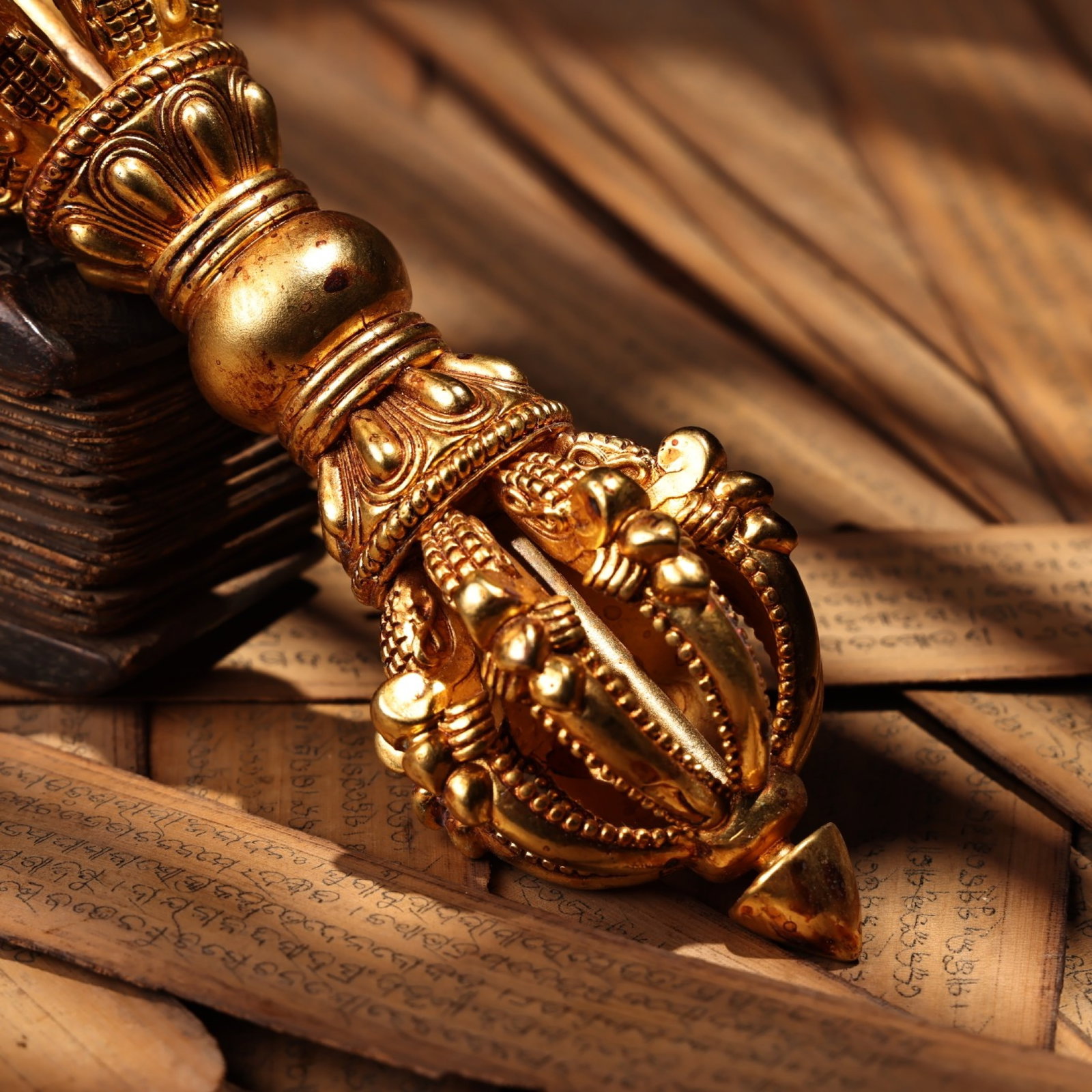 An Exquisite Gilt Bronze Ritual Implement - 6