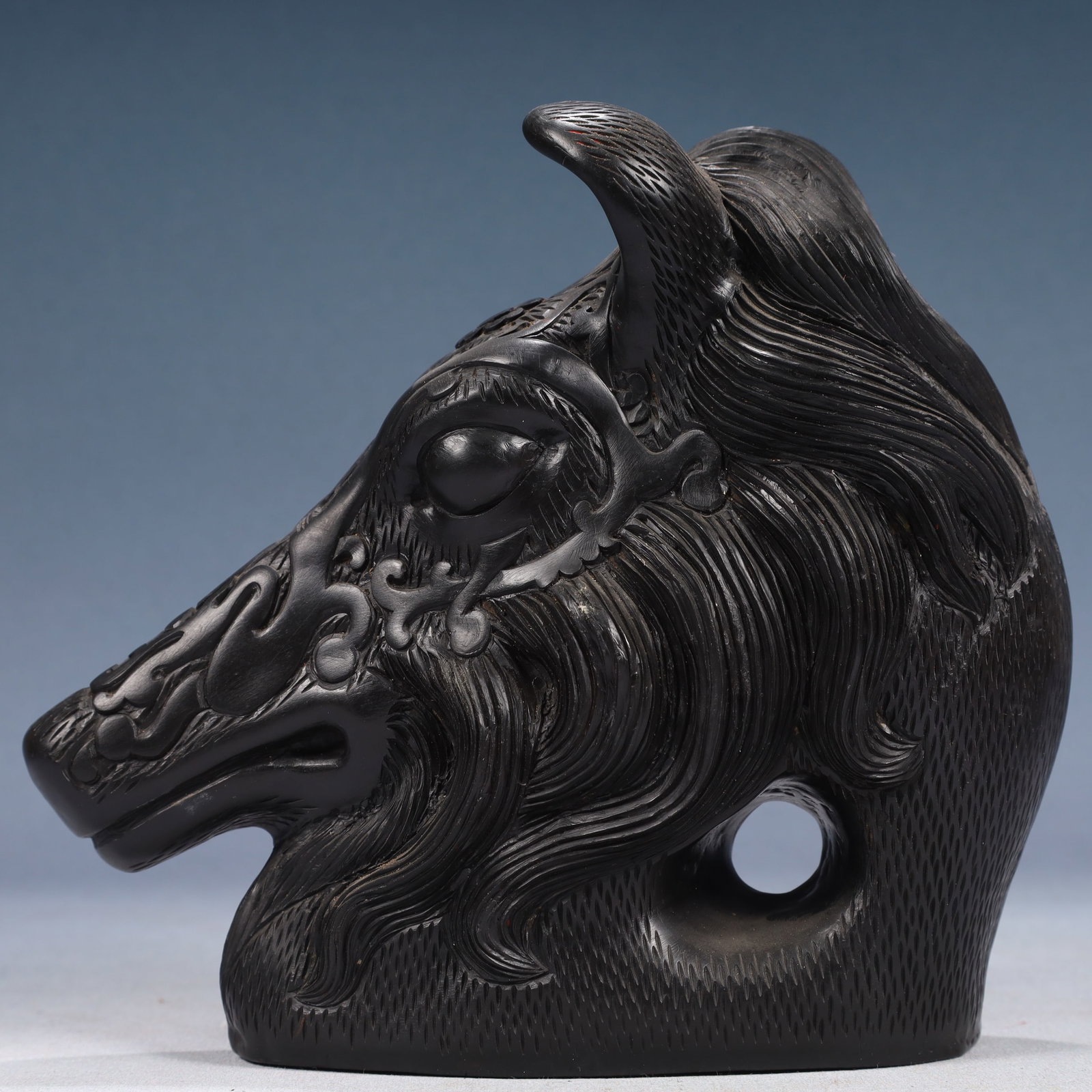 An Exquisite Black Lacquer Horse-head Ornament: An Exquisite Black Lacquer Horse-head Ornament,Qing Dynasty, China,Size:8.7inx3.5inx7.9in,Weight:1050g 黑漆马首摆件,中国清代