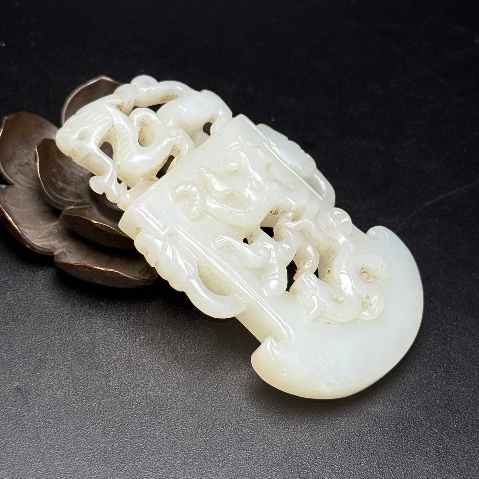 An Exquisite White Jade Chi-Dragon Pattern Axe - 3