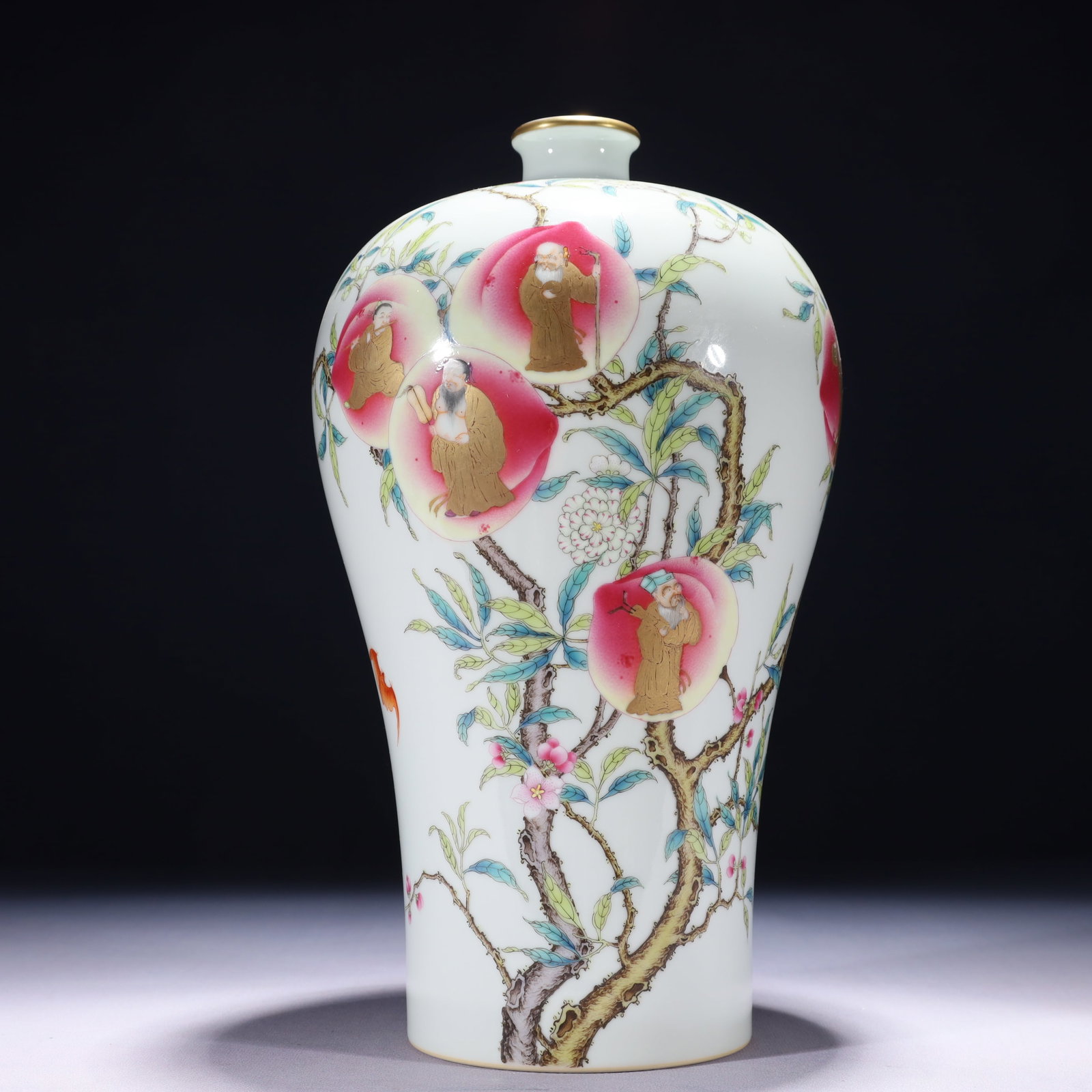 An Exquisite Famille-Rose Painted Gold Bats and Peach Pattern Vase: An Exquisite Famille-Rose Painted Gold Bats and Peach Pattern Vase,Qing Dynasty,China,Yongzheng Six-character Mark,Size:6.3inx13in,Weight:2250g