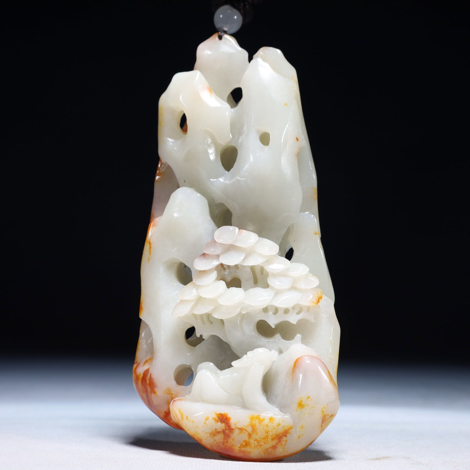 An Exquisite White Jade Landscape Pattern Pendant: An Exquisite White Jade Landscape Pattern Pendant,Qing Dynasty,China,Size:2.8inx1inx5.9in,Weight:303.5g 白玉山水纹挂件,中国清代