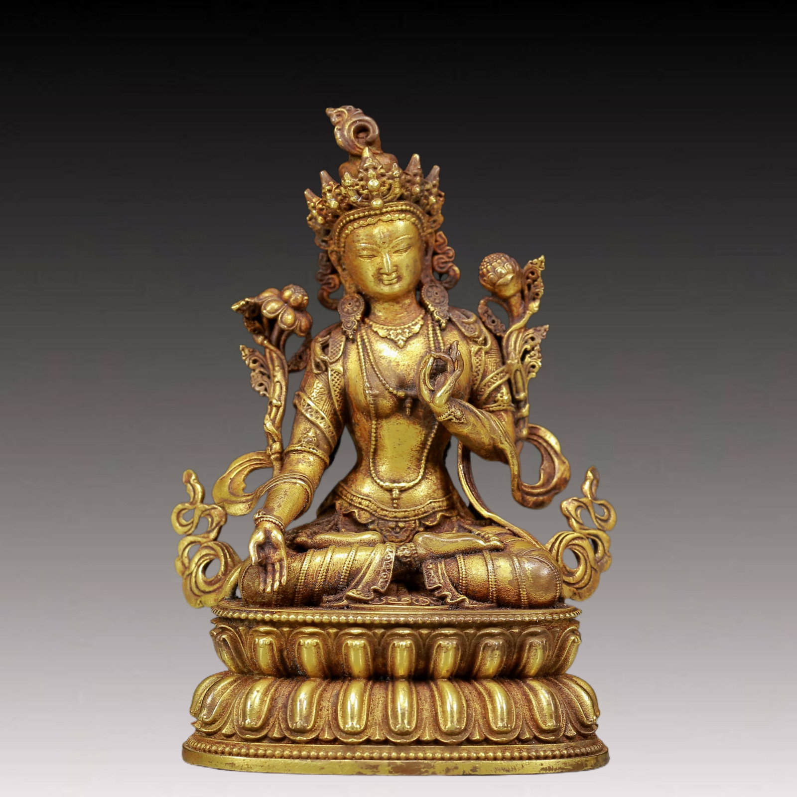 A Solemn Gilt Bronze Statue of White Tara: A Solemn Gilt Bronze Statue of White Tara,Ming Dynasty, China,Size:3.1inx2inx4.3in,Weight:350g 铜鎏金白度母像，明代