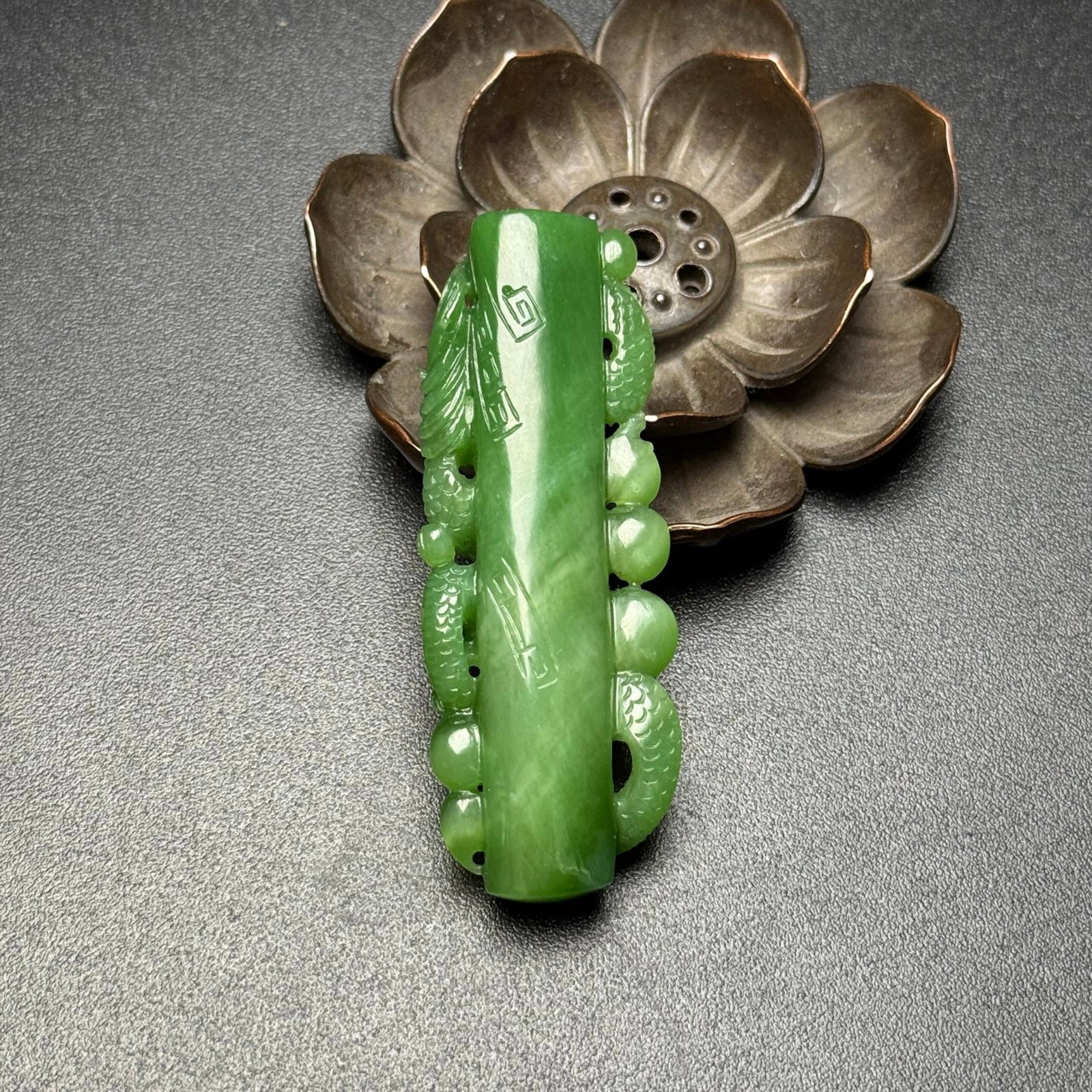 An Exquisite Jasper Dragon Pattern Pendant - 3
