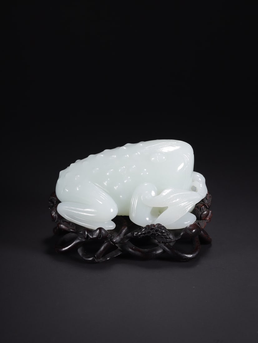 An Exquisite White Jade Golden Toad Ornament: An Exquisite White Jade Golden Toad Ornament,Qing Dynasty,China,Size:3.8inx3inx2in,Weight:413g