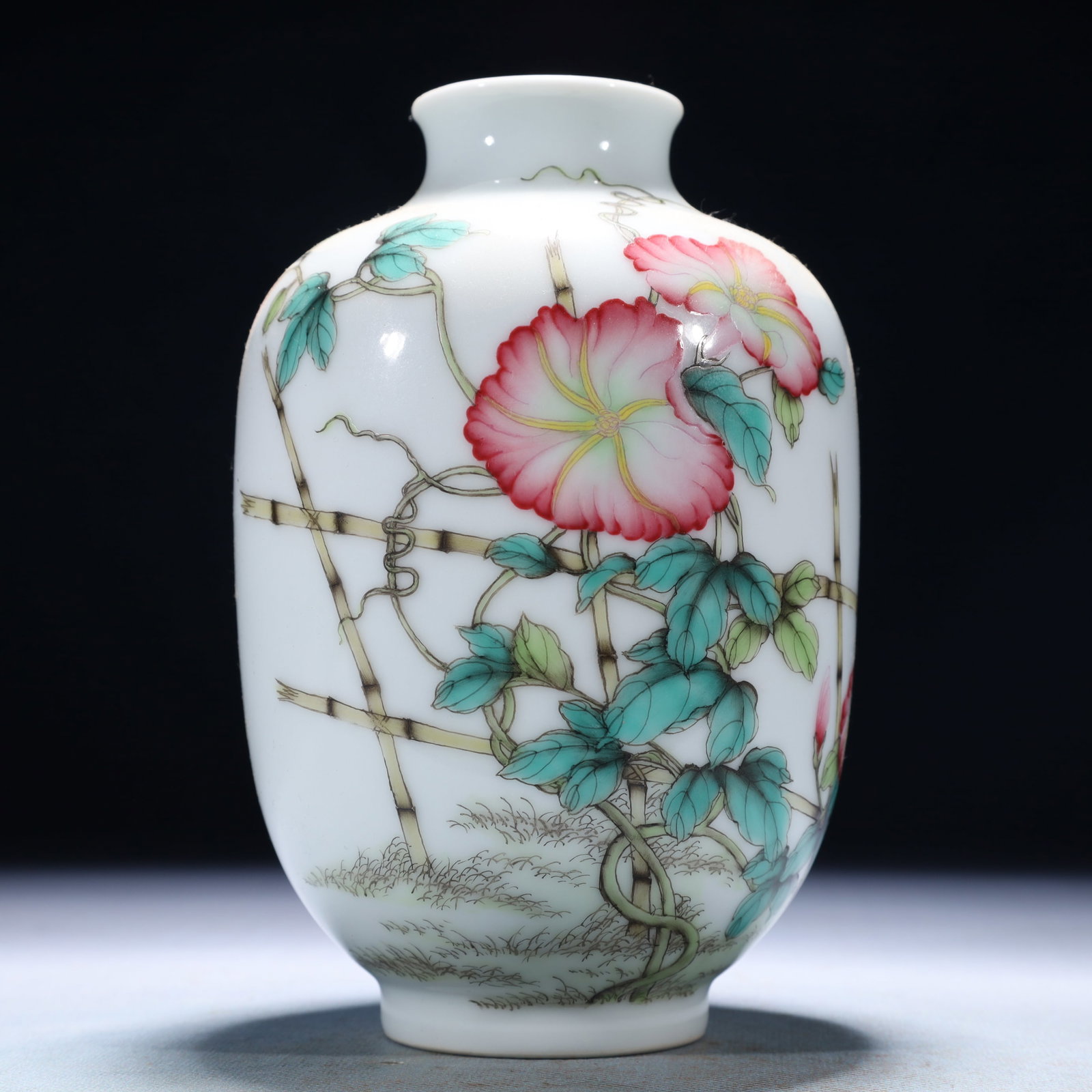 An Exquisite Famille-Rose Flower Pattern Vase,with poem: An Exquisite Famille-Rose Flower Pattern Vase,with poem,Qing Dynasty,China,Qianlong Six-character Mark,Size:4.3inx7.1in,Weight:600g 粉彩花卉纹瓶,带诗