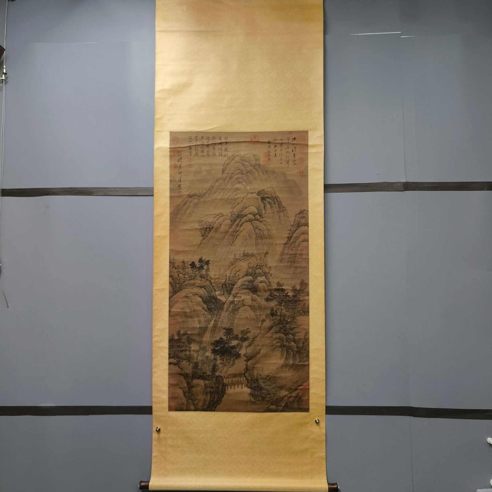 A Chinese Vertical Scroll Ink Painting of Landscape on Paper: A Chinese Vertical Scroll Ink Painting of Landscape on Paper,Wu Shidao,Size:50.4inx25.2in 一幅中国水墨山水画立轴,吴师ű