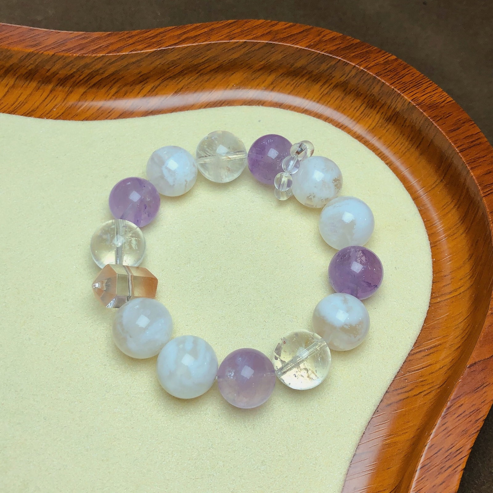 An Exquisite Crystal Bracelets: An Exquisite Crystal Bracelets,Size:0.5in,Weight:47g 水晶手串