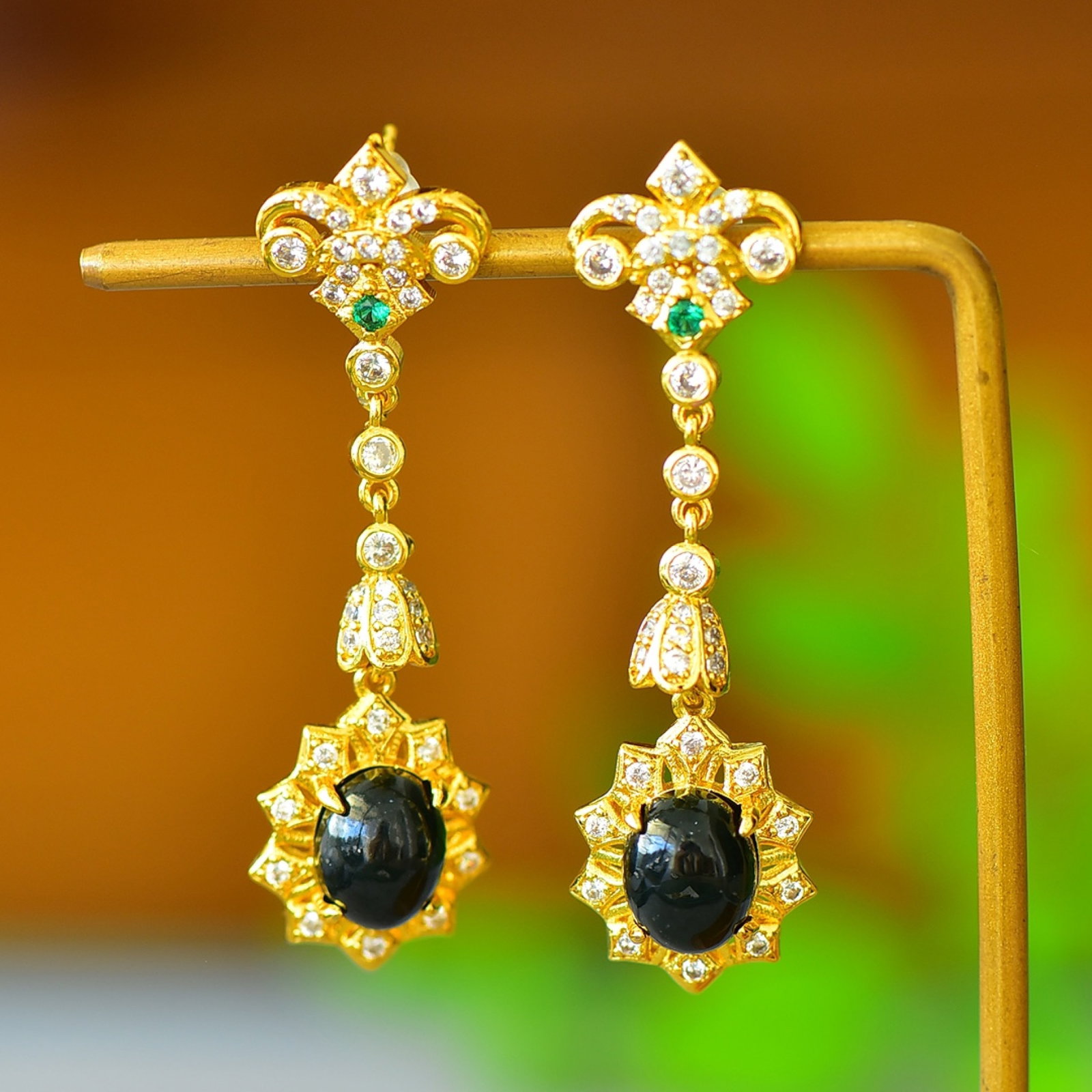 A Pair of Exquisite Bronze-Gold Plated Inlaid Green Jade Earrings,Inlaid Diamond: A Pair of Exquisite Bronze-Gold Plated Inlaid Green Jade Earrings,Inlaid Diamond,Size:0.3inx0.4in 一对铜镀金镶青玉耳环,嵌钻ĳ